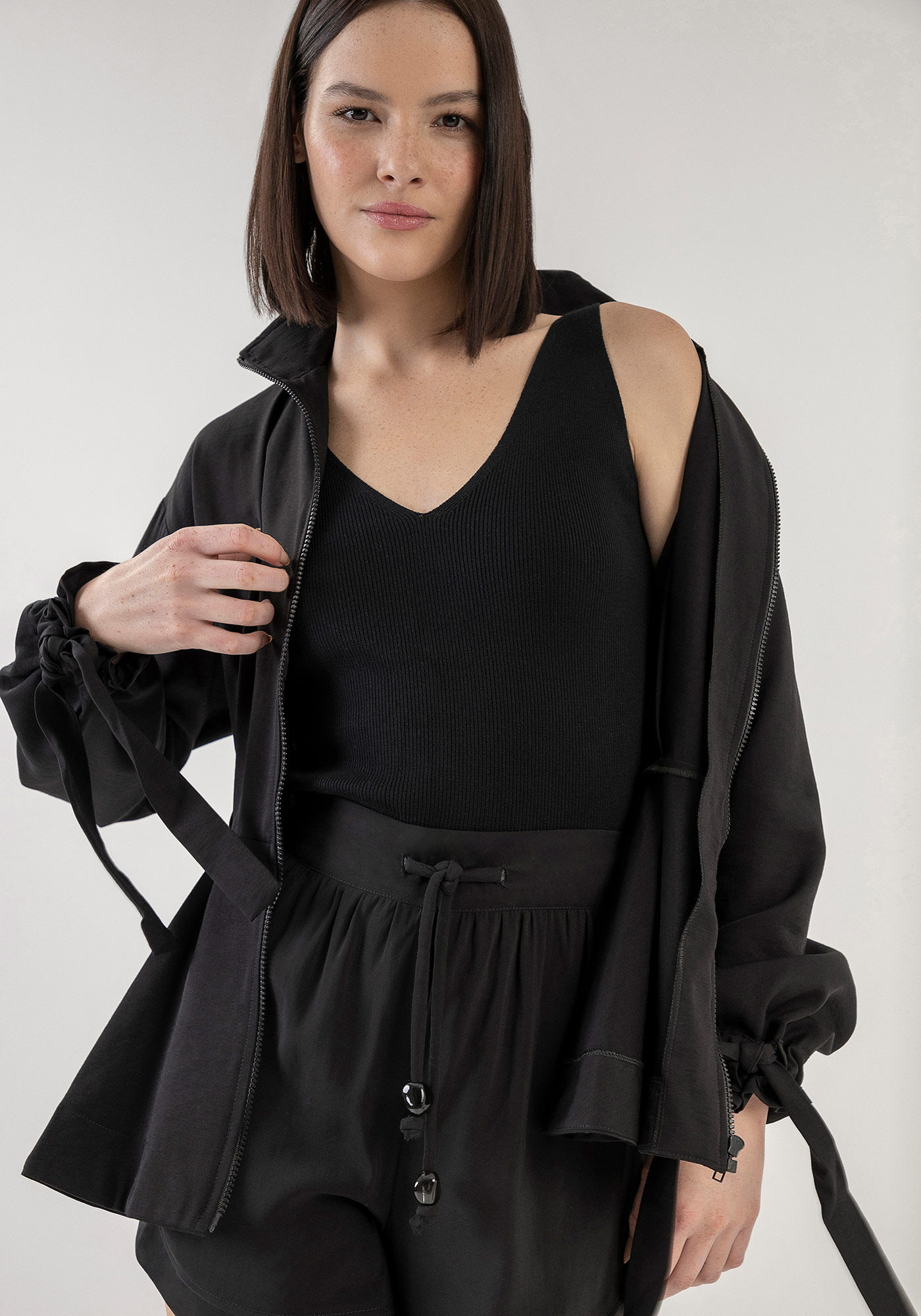 Shorts Cintura Alta com Recorte e Cadar&ccedil;o, , large.