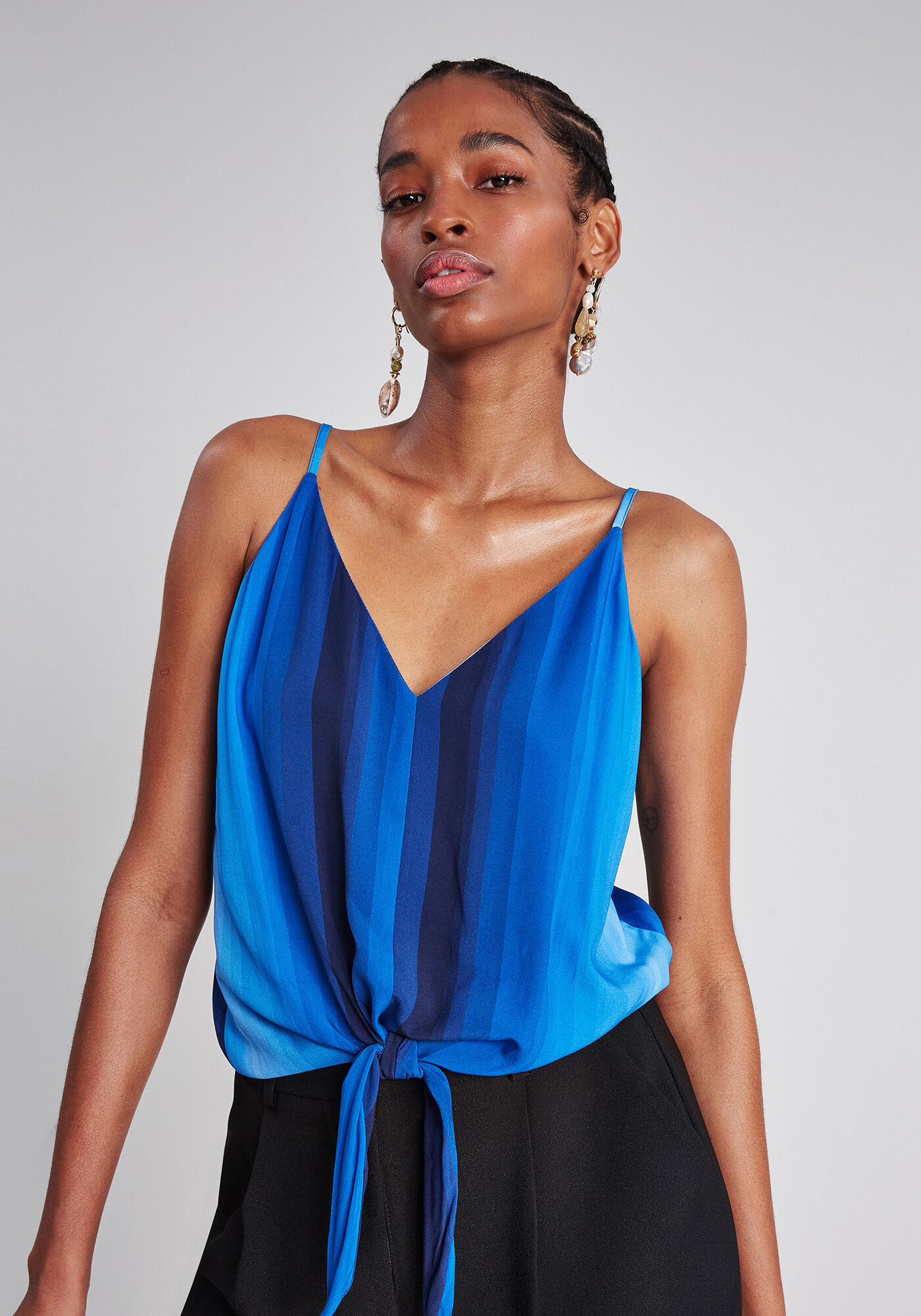 Blusa com Al&ccedil;as Amarra&ccedil;&atilde;o Estampa, , large.