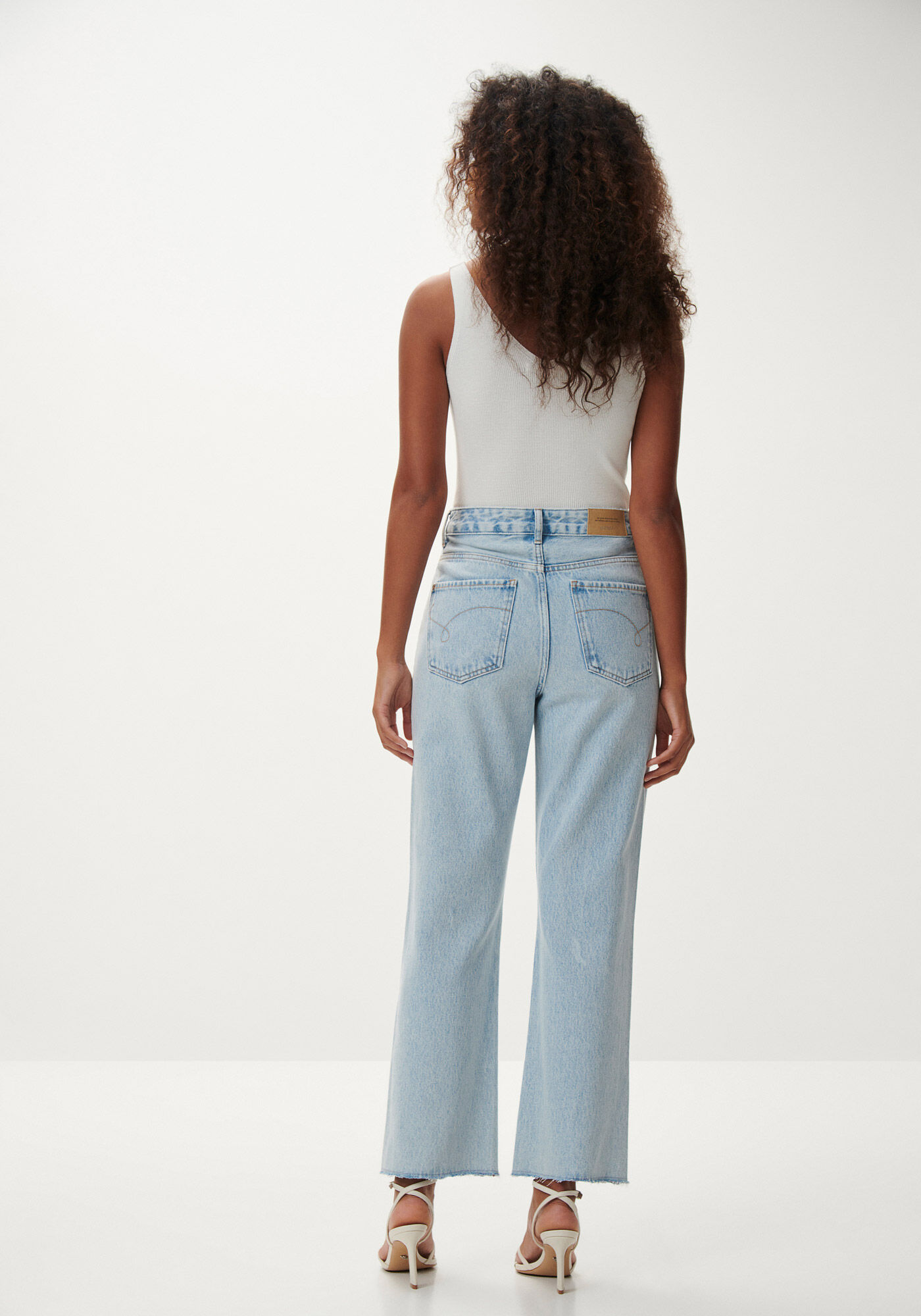 Cal&ccedil;a Jeans Flare Cropped Super Alta Clara, , large.