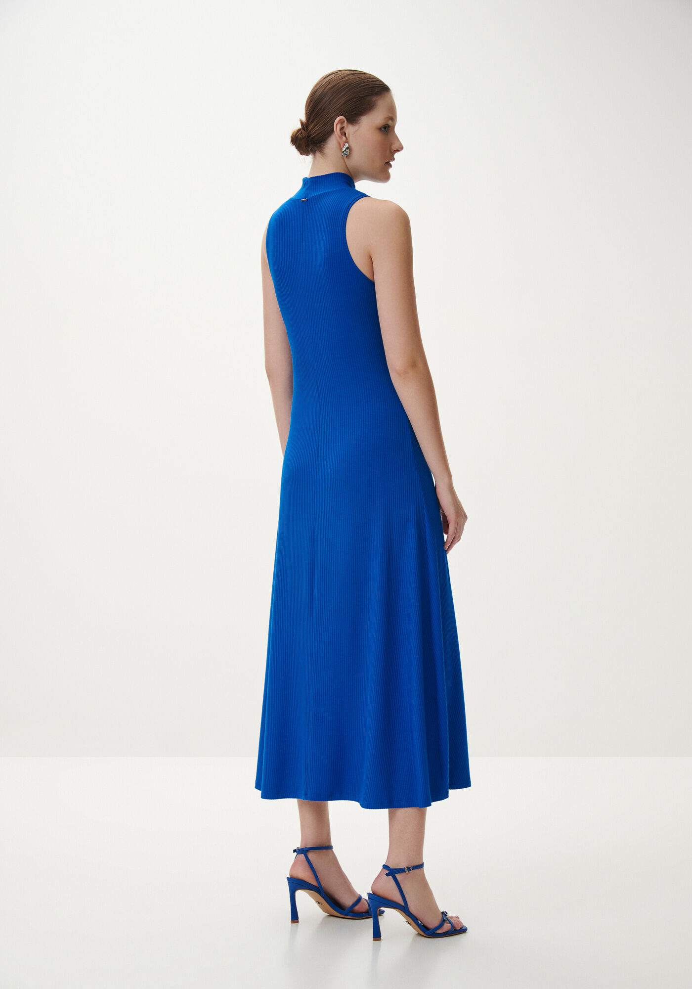 Vestido Midi Evas&ecirc; Canelado com Gola Alta, AZUL BLUE BELL, large.