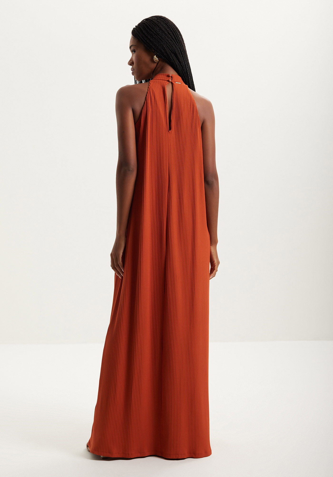 Vestido Longo Com Enfeite Na Gola Em Malha Canelada, MARROM SANDALWOOD, large.