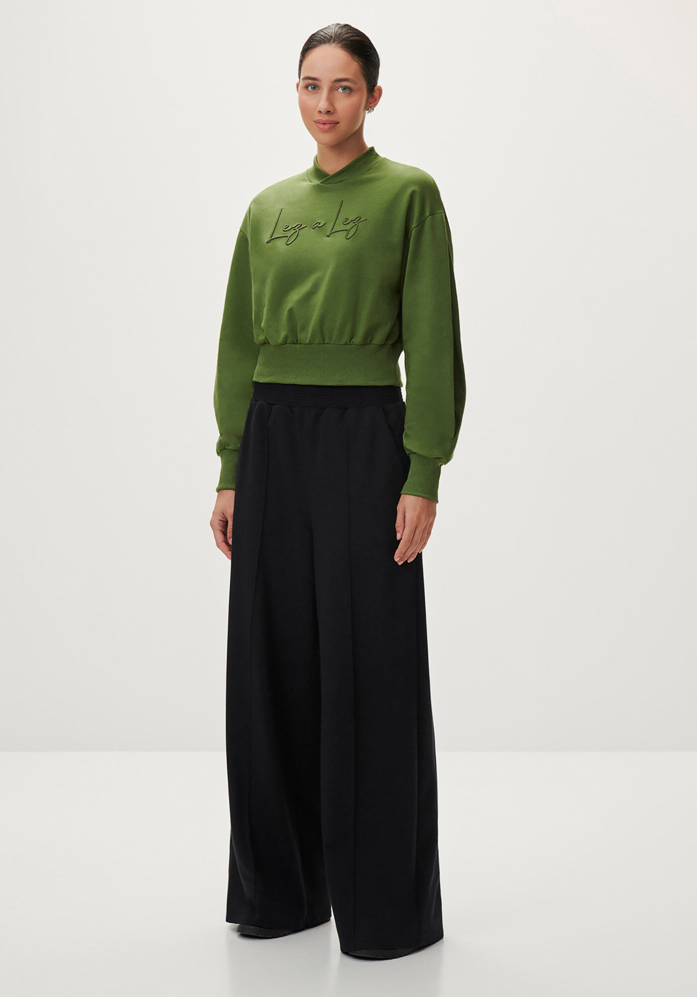 Blus&atilde;o Cropped em Molecotton com Bordado Lez a Lez, , large.