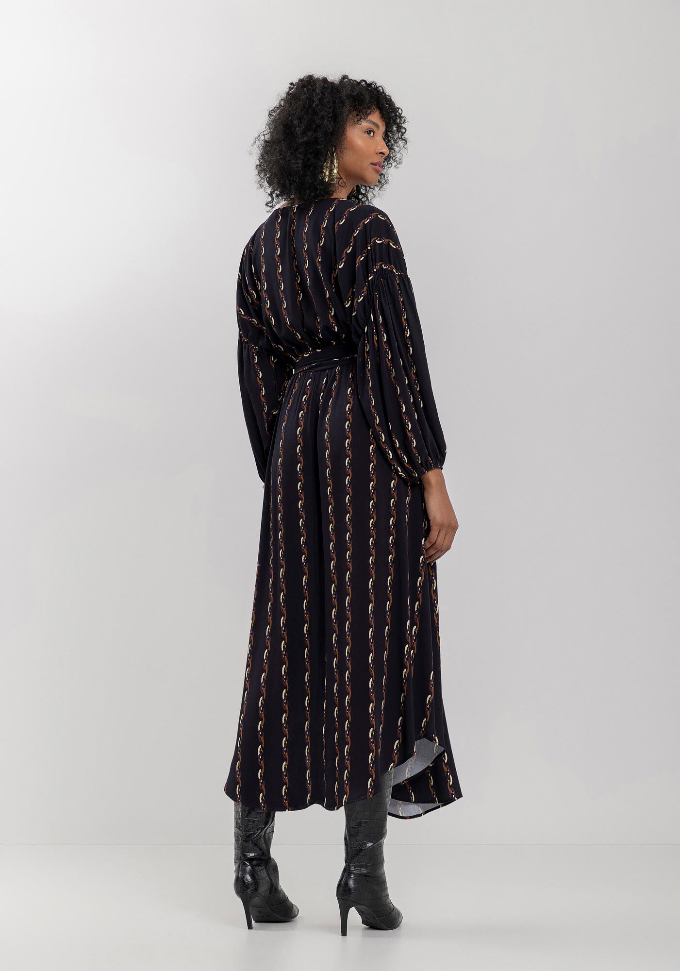 Vestido Midi Ch&aacute; Estampado De Mangas Amplas Com Faixa, , large.