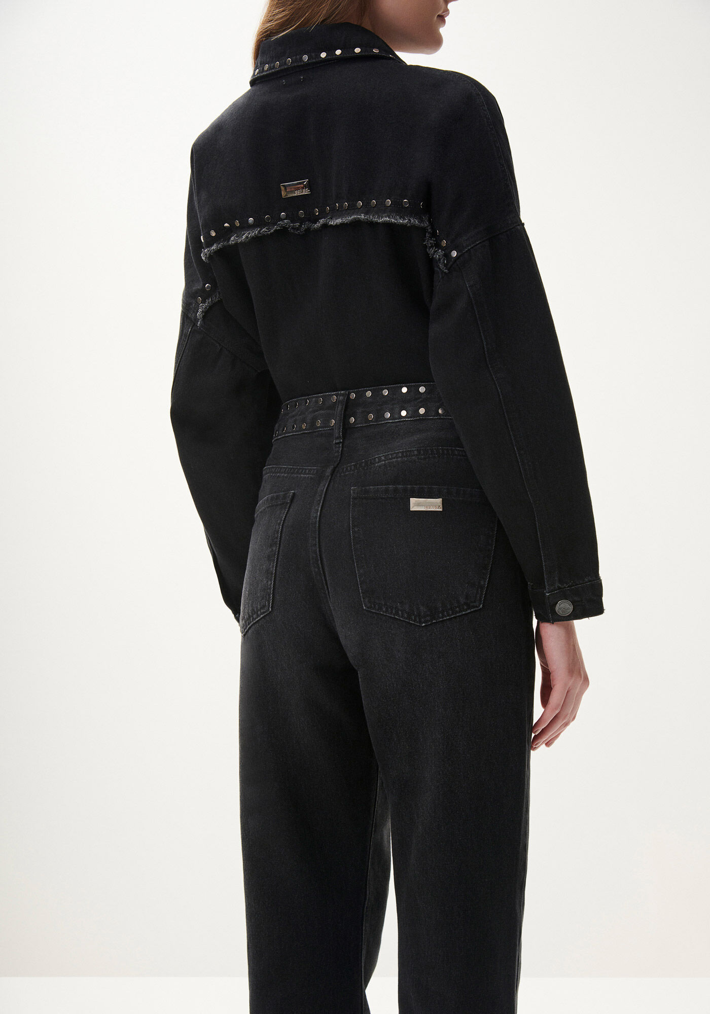 Cal&ccedil;a Jeans Reta Preta Estonada com Tachas, PRETO REATIVO, large.