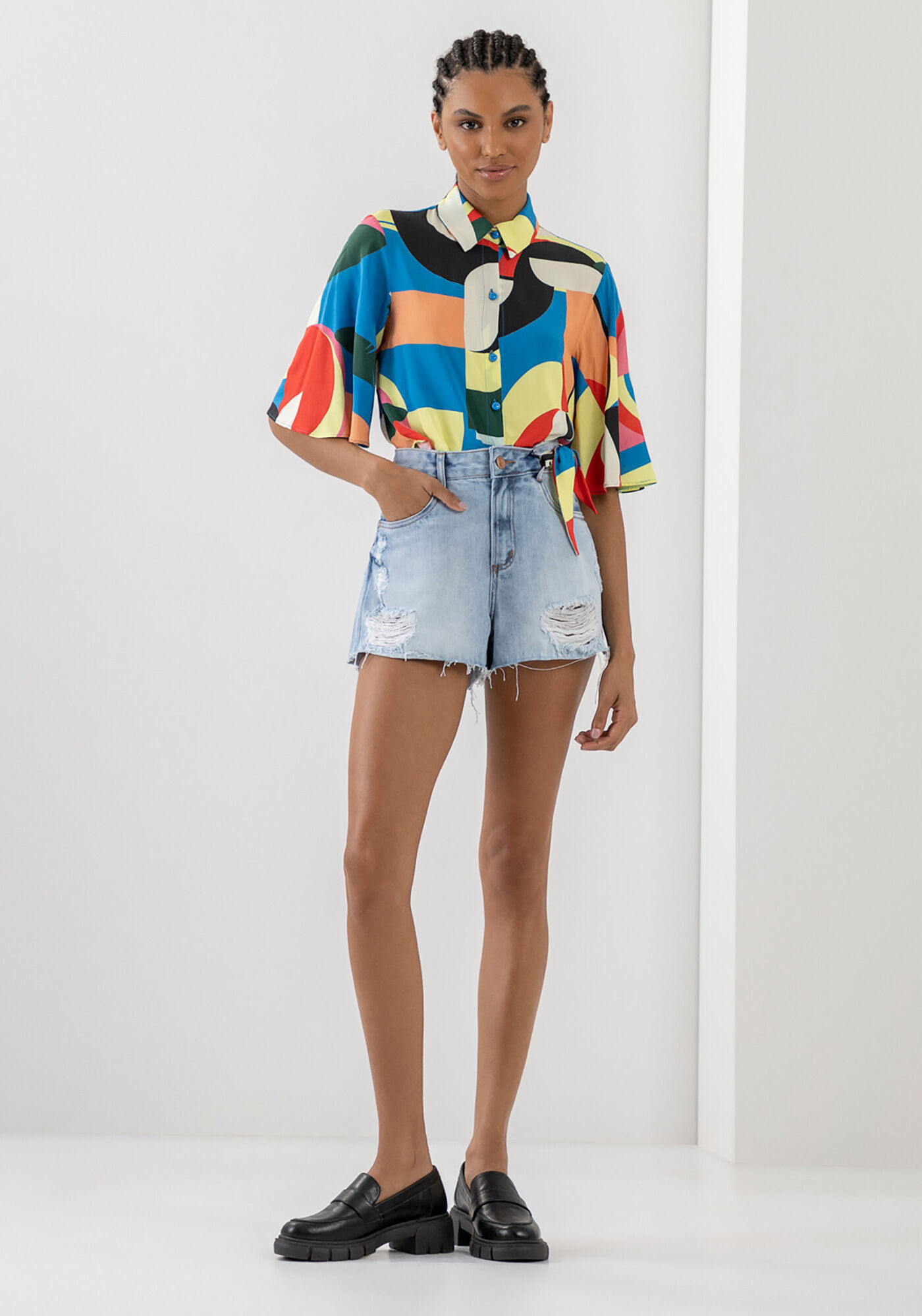 Shorts Jeans Linha A com Lenco Estampado Lez a Lez