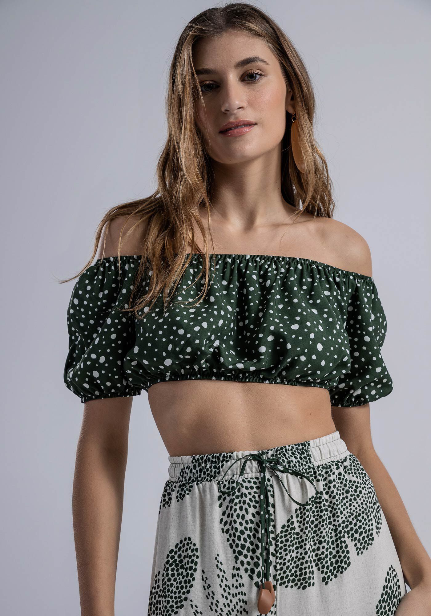 Blusa Cropped em Viscose Ombro a Ombro, TAIA, large.