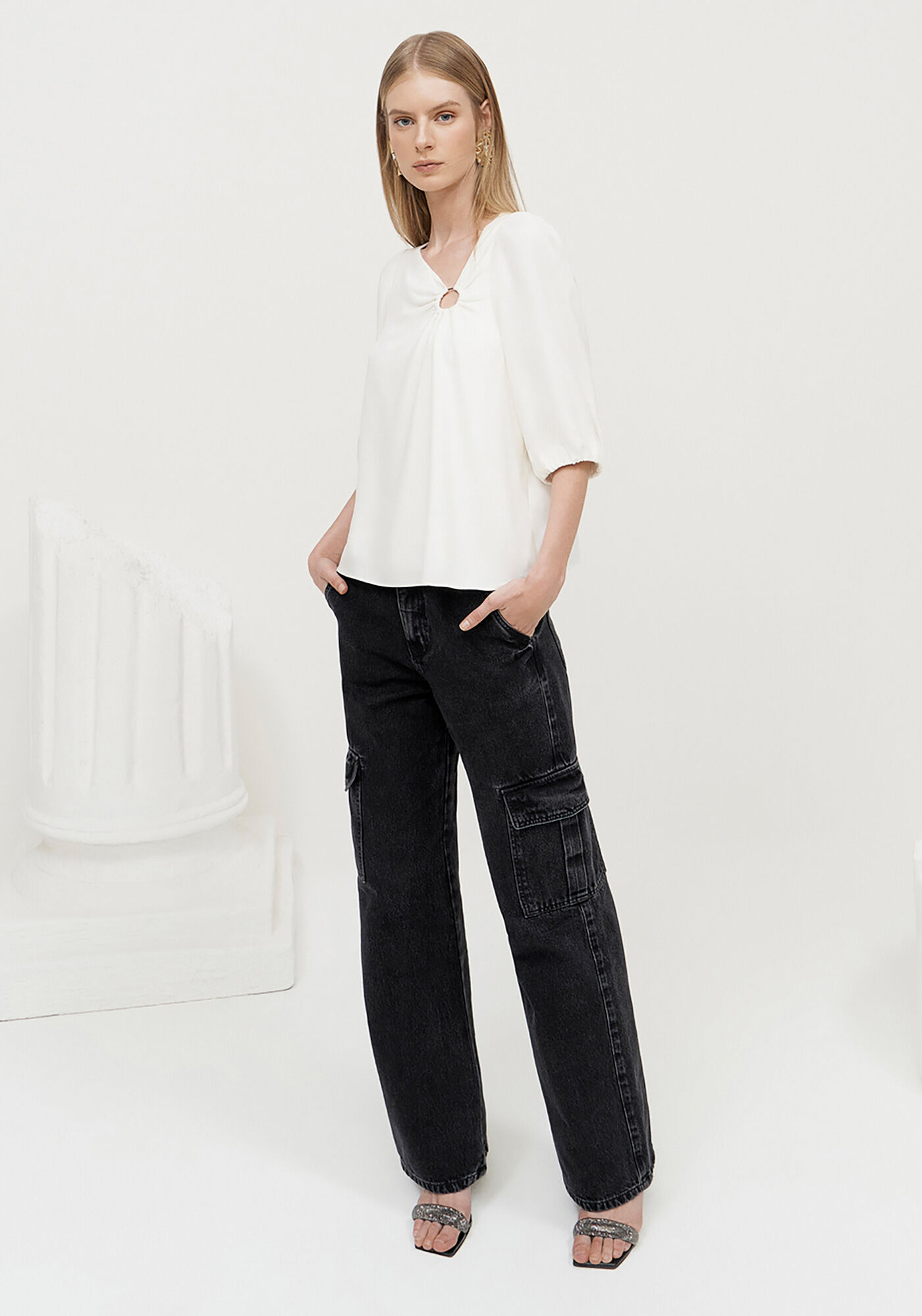 Cal&ccedil;a Jeans Preta Wide Leg Cargo com Cintura Alta, PRETO REATIVO, large.