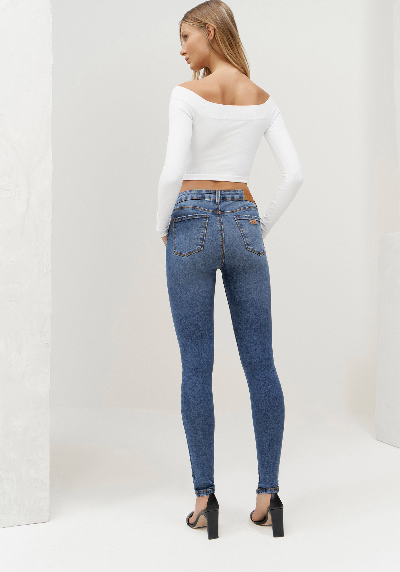 Cal&ccedil;a Jeans Skinny Estonada com Cintura Alta, , large.