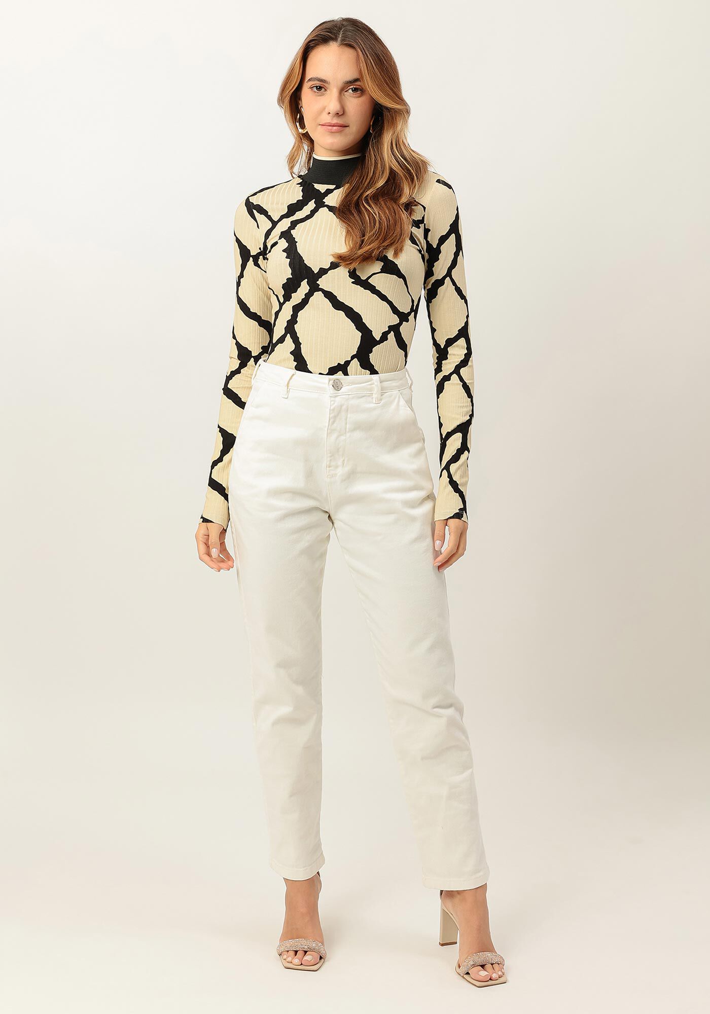 Blusa Manga Longa Canelada com Gola Alta Retil&iacute;nea, , large.