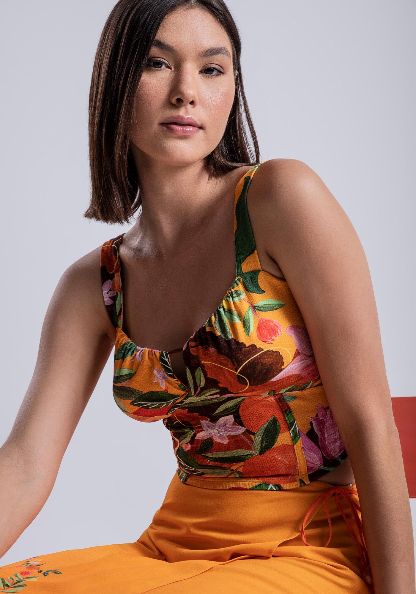 Blusa Cropped em Malha Vicenza com Recorte Busto, , large.