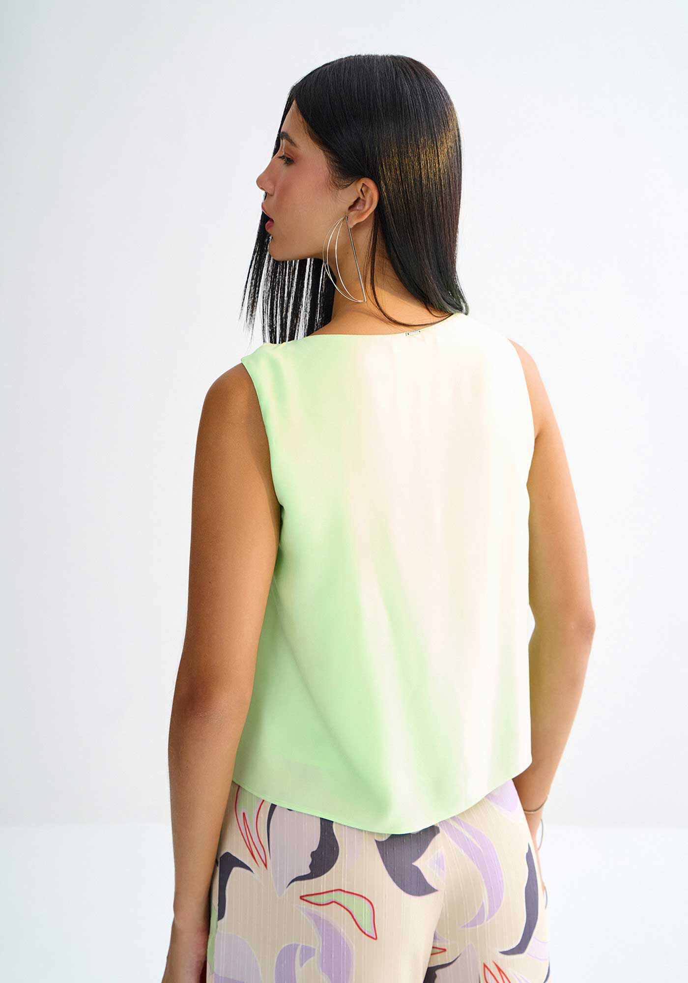 Blusa em Tecido com Recorte N&oacute; Ombro, , large.