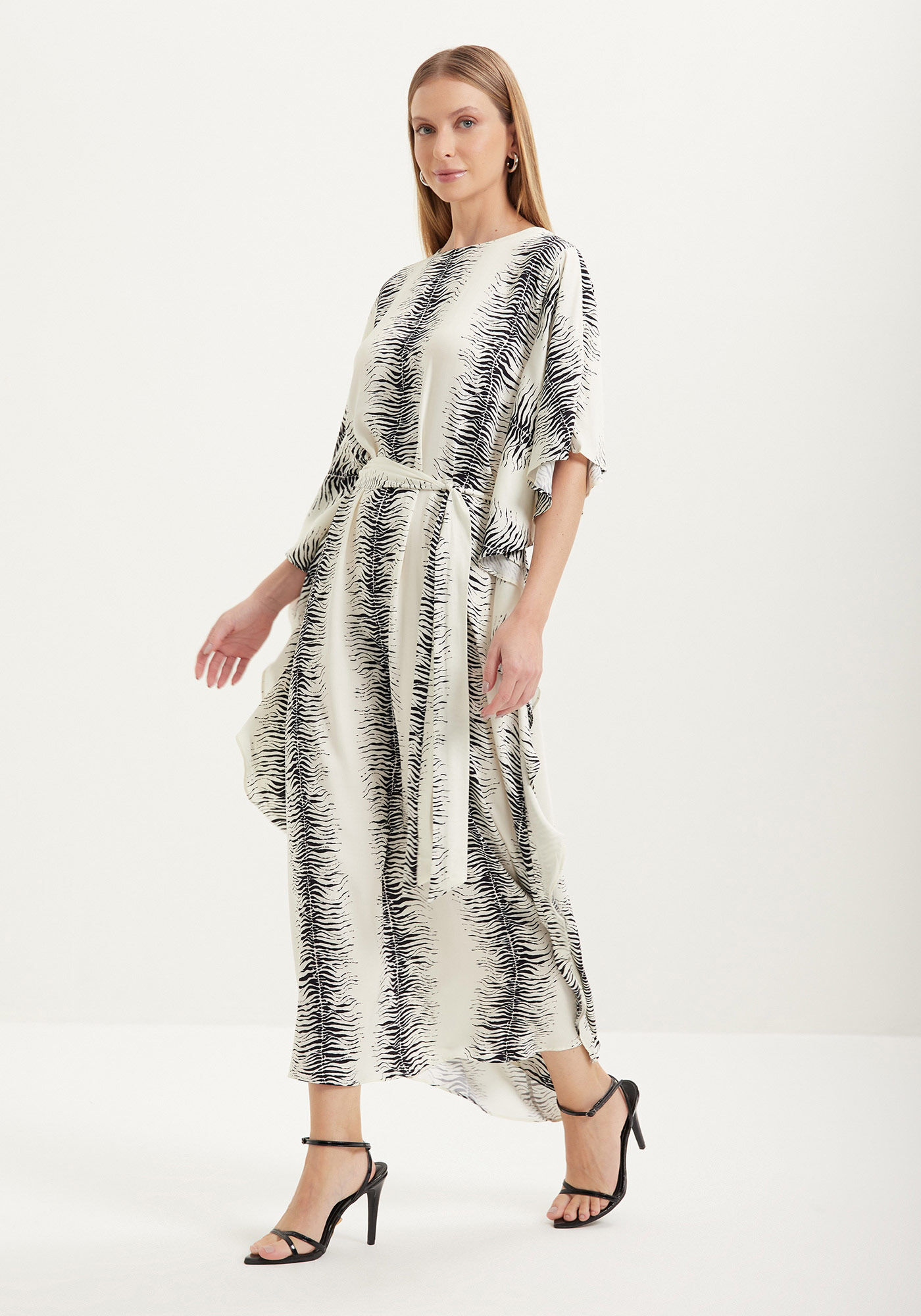 Vestido Ch&aacute; Estampado Com Mangas Amplas E Faixa, , large.