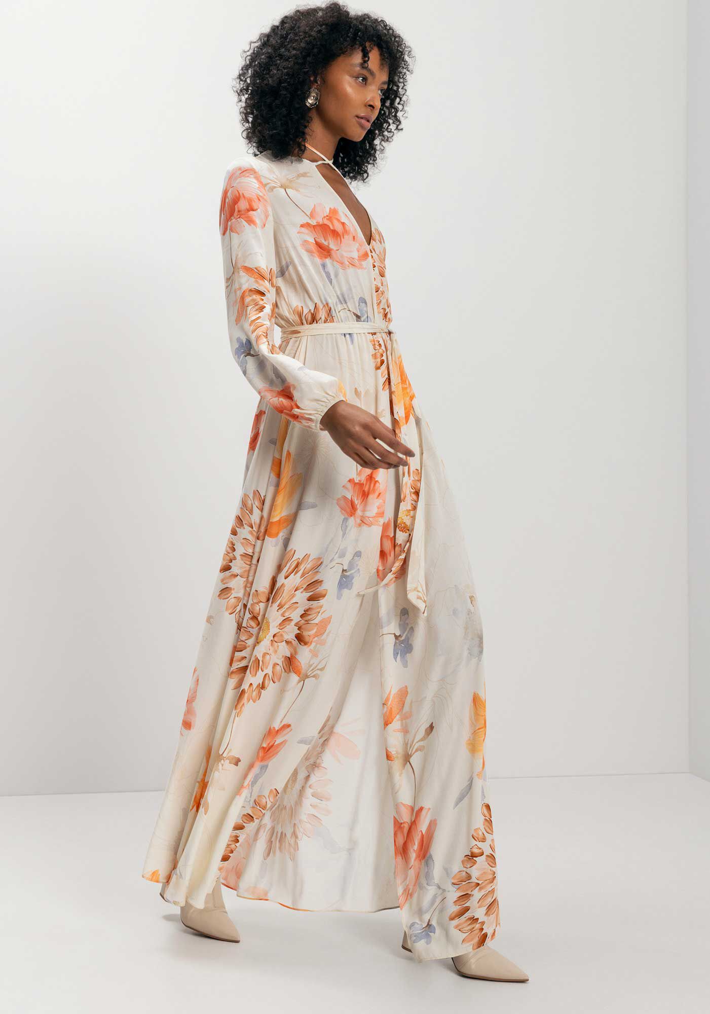 Vestido Longo Estampado Com Fenda E Amarra&ccedil;&atilde;o Na Gola, , large.