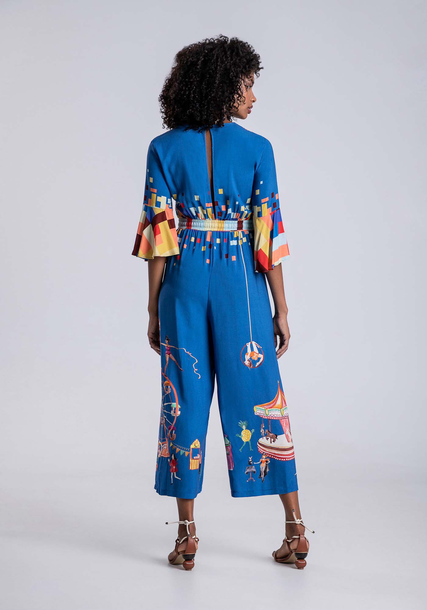 Macac&atilde;o Longo em Viscose com Manga 3/4 Estampado, , large.