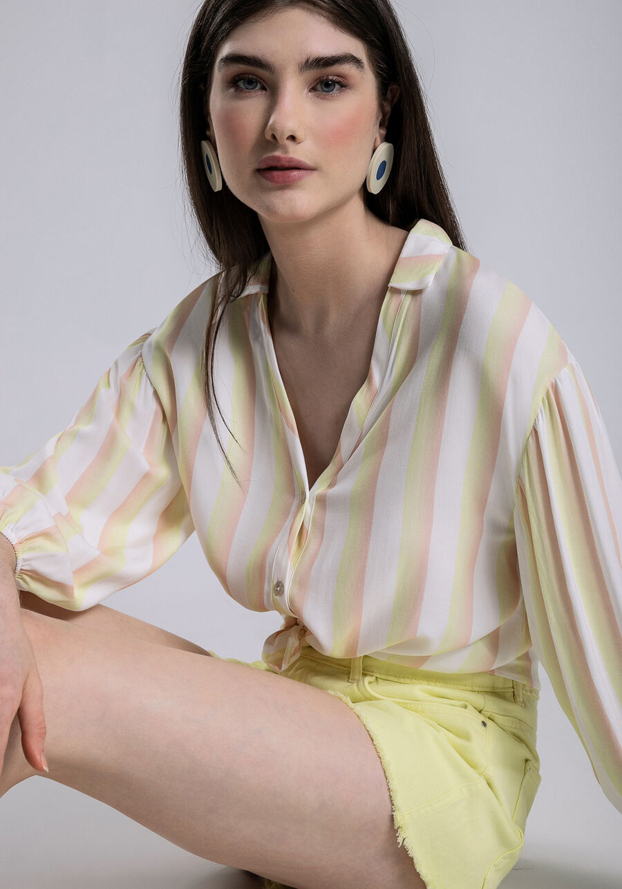 Camisa Manga 3/4 Bufante em Tecido Rayon Twill, BELO JARDIM. Camisa Manga 3/4 Bufante em Tecido Rayon Twill, BELO JARDIM, large.