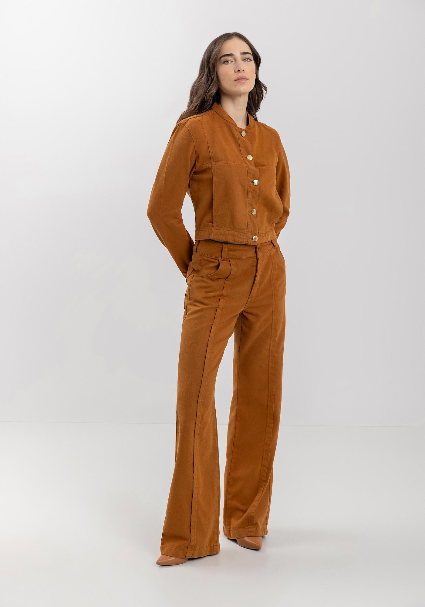 Cal&ccedil;a Wide Leg Em Sarja Com Cintura Alta E Bolsos, MARROM ESPERADO, large.