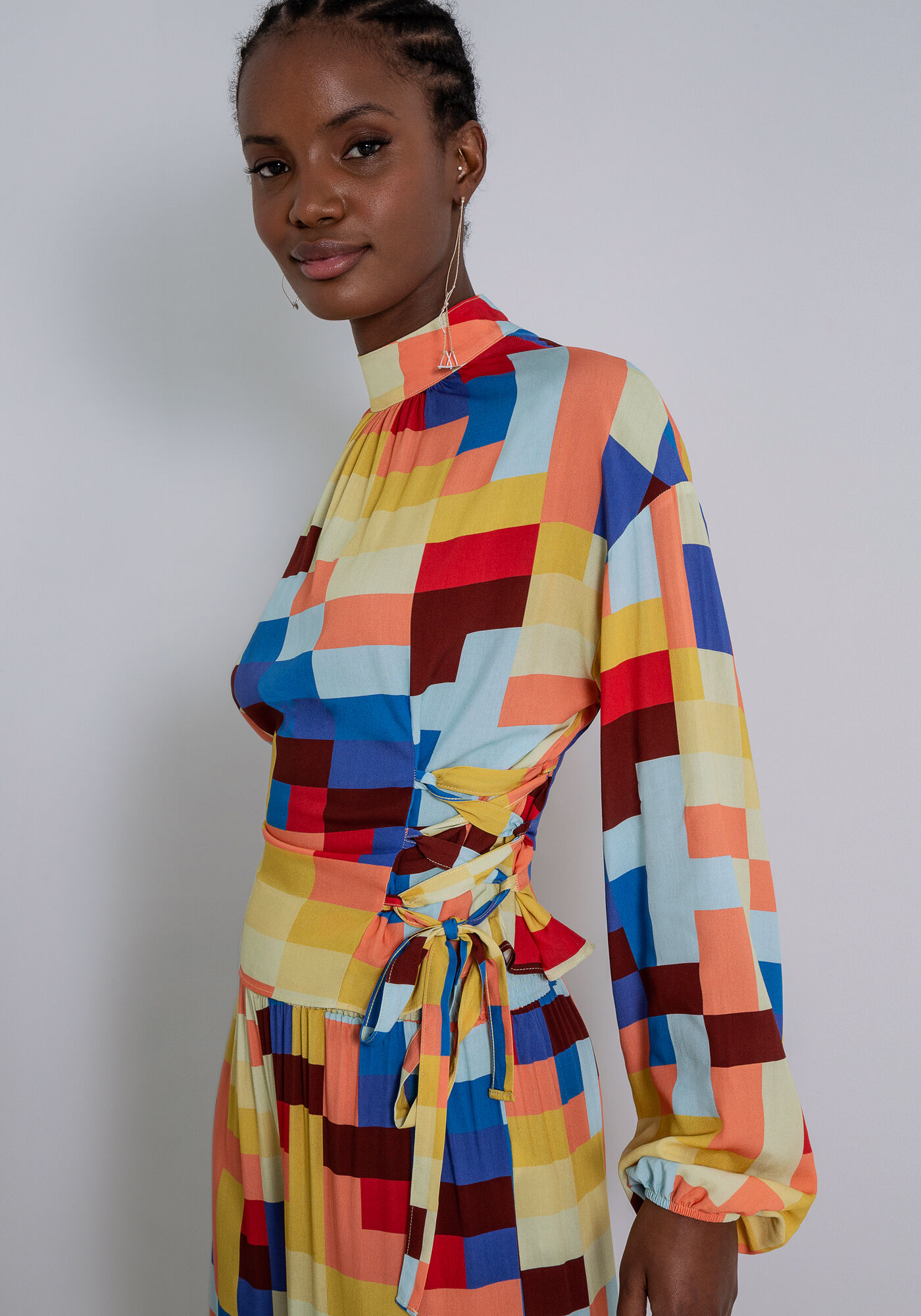 Blusa Gola Alta em Viscose com Amarra&ccedil;&atilde;o, , large.