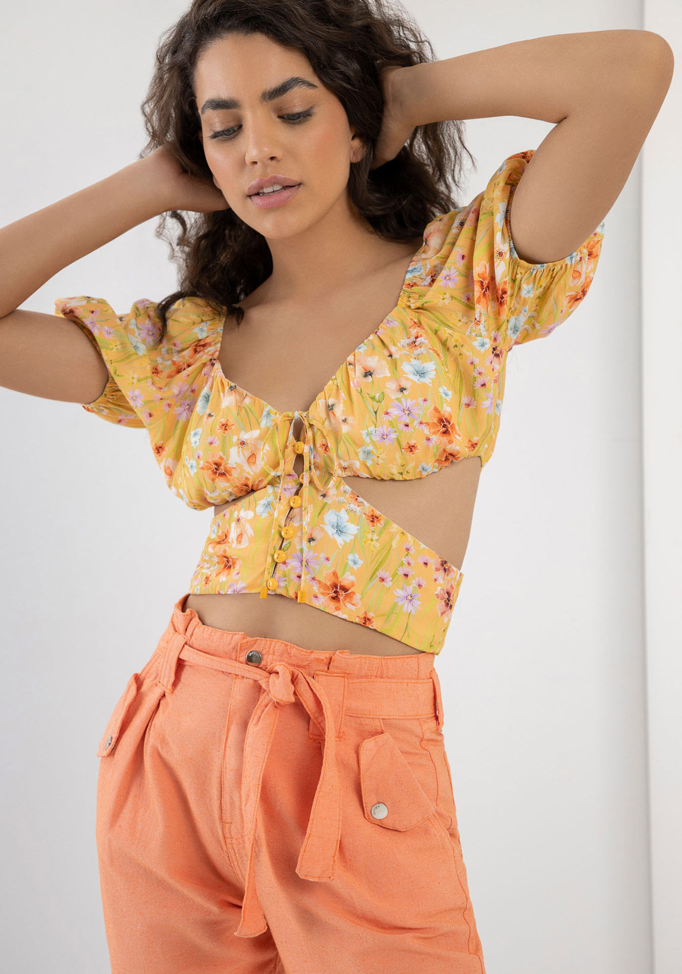 Blusa em Viscose com Busto Franzido e Cut Out, , large.