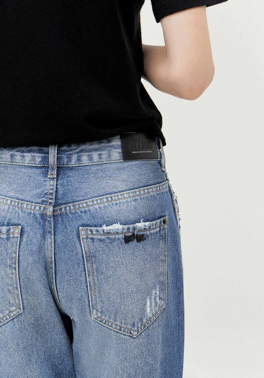 Calça Jeans Mom Cintura Alta com Strass, . Calça Jeans Mom Cintura Alta com Strass, , large.