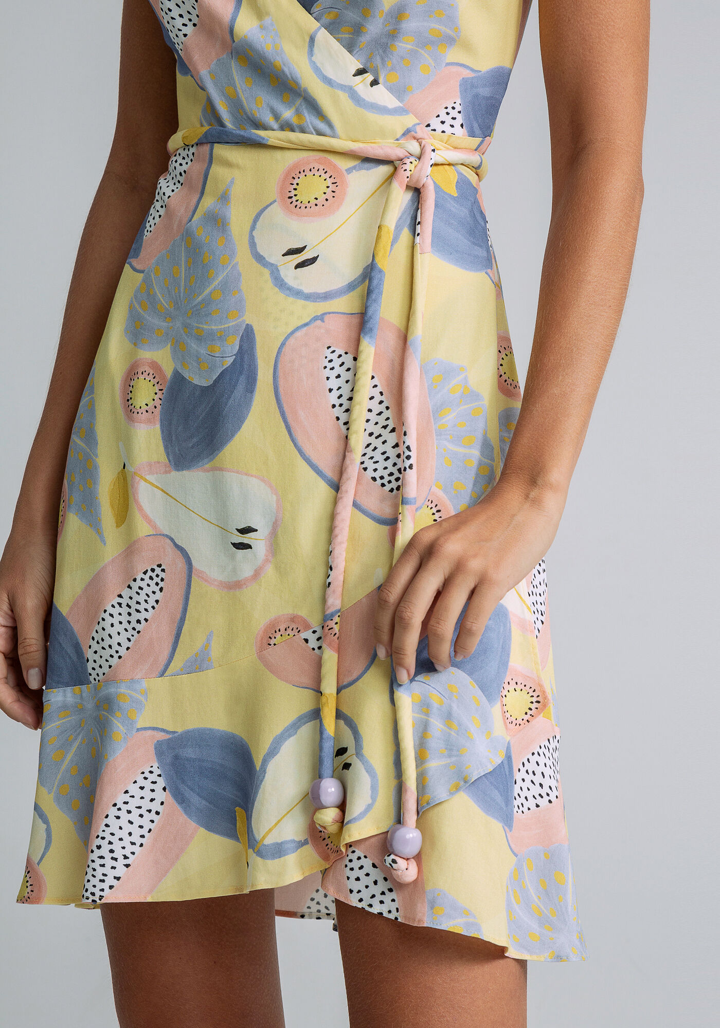 Vestido com Al&ccedil;as Transpassado Estampado, FRESCOR, large.