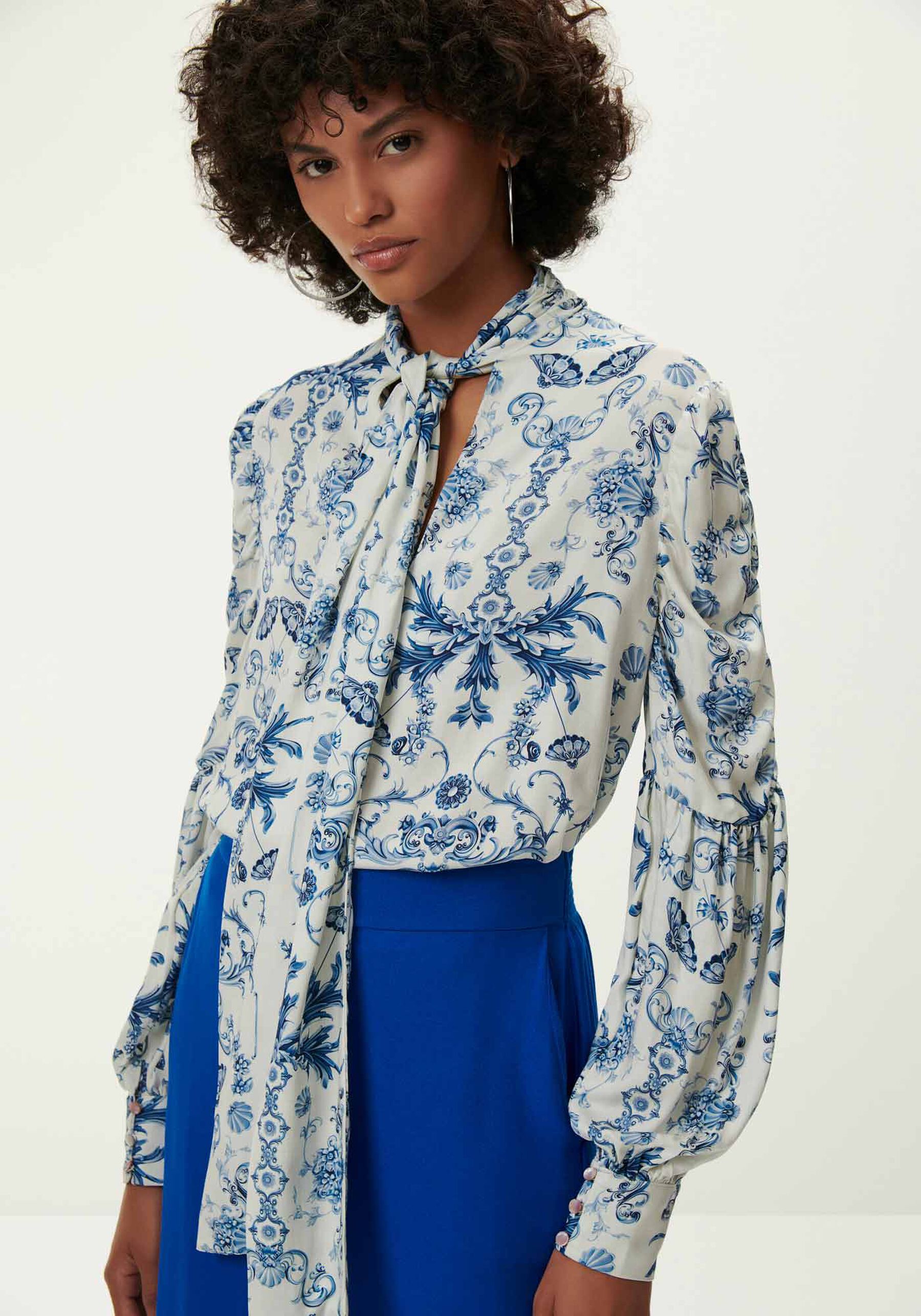 Blusa Manga Longa Estampada com Laço Gola, . Blusa Manga Longa Estampada com Laço Gola, , large.