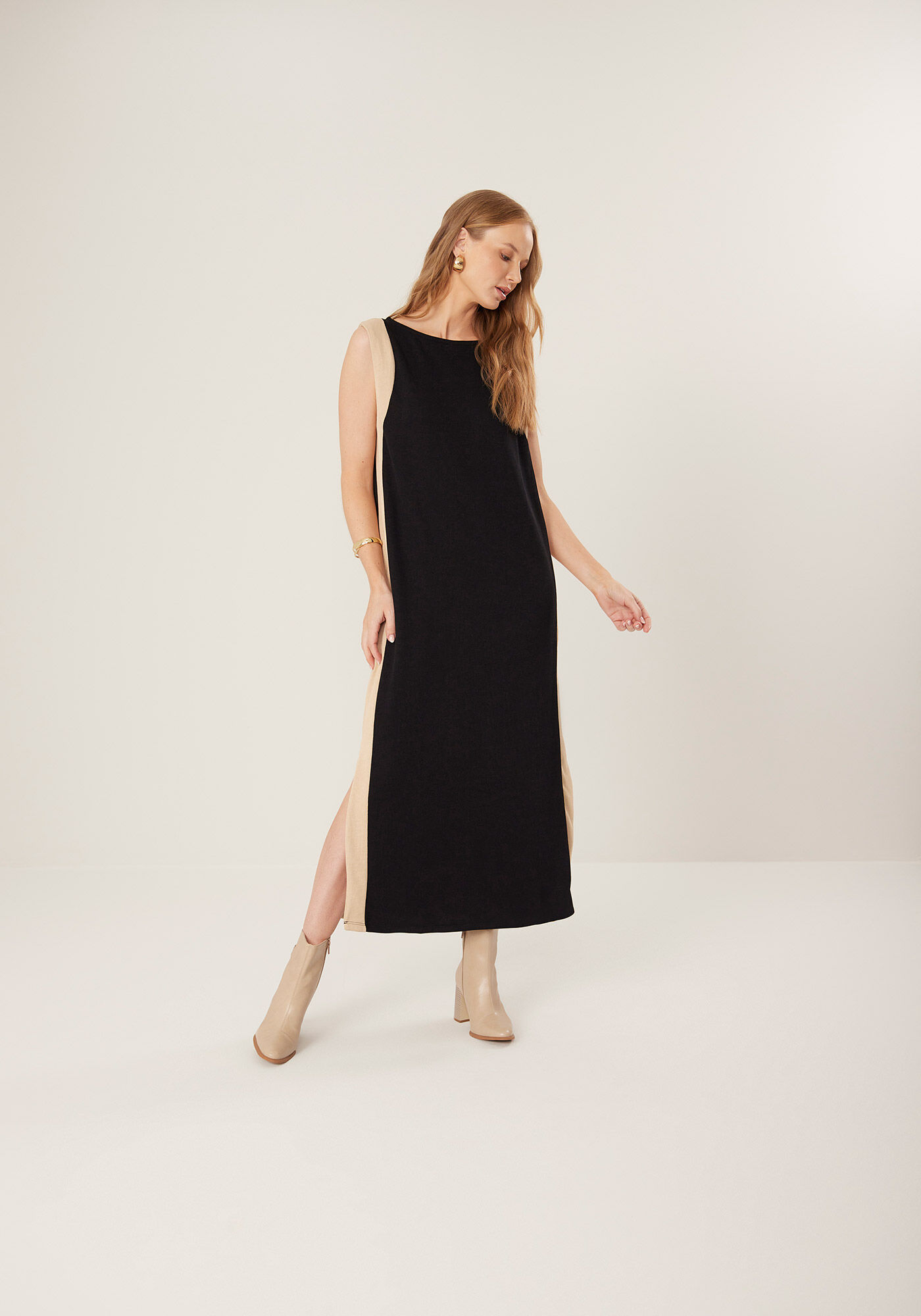 Vestido Midi Ch&aacute; Em Malha Canelada Com Recortes Laterais, , large.