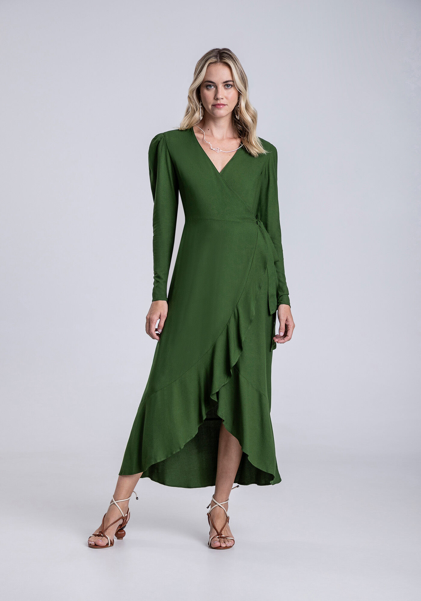 Vestido de crepe com babado hotsell na barra
