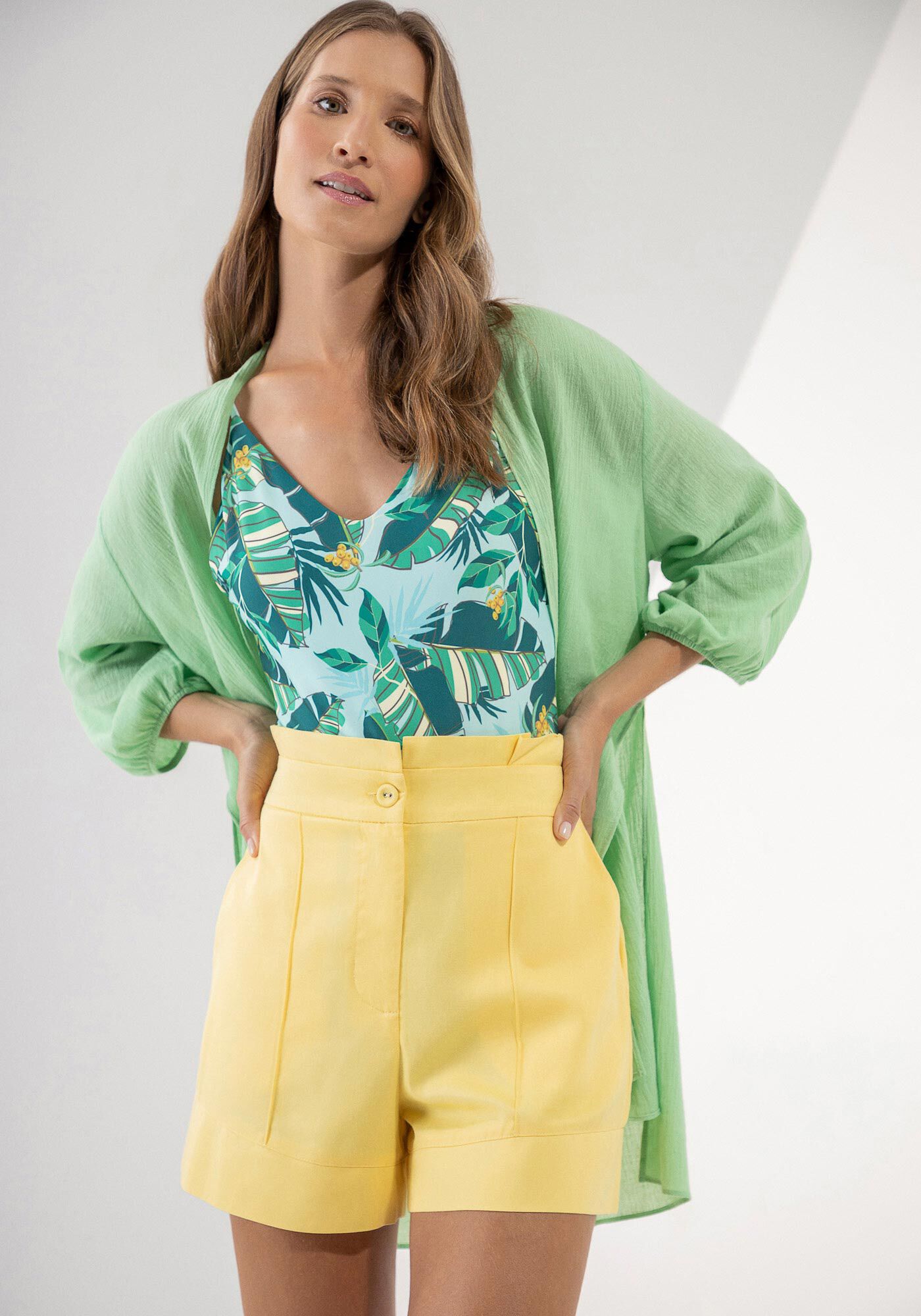 Shorts Cintura Alta com Detalhe C&oacute;s, , large.