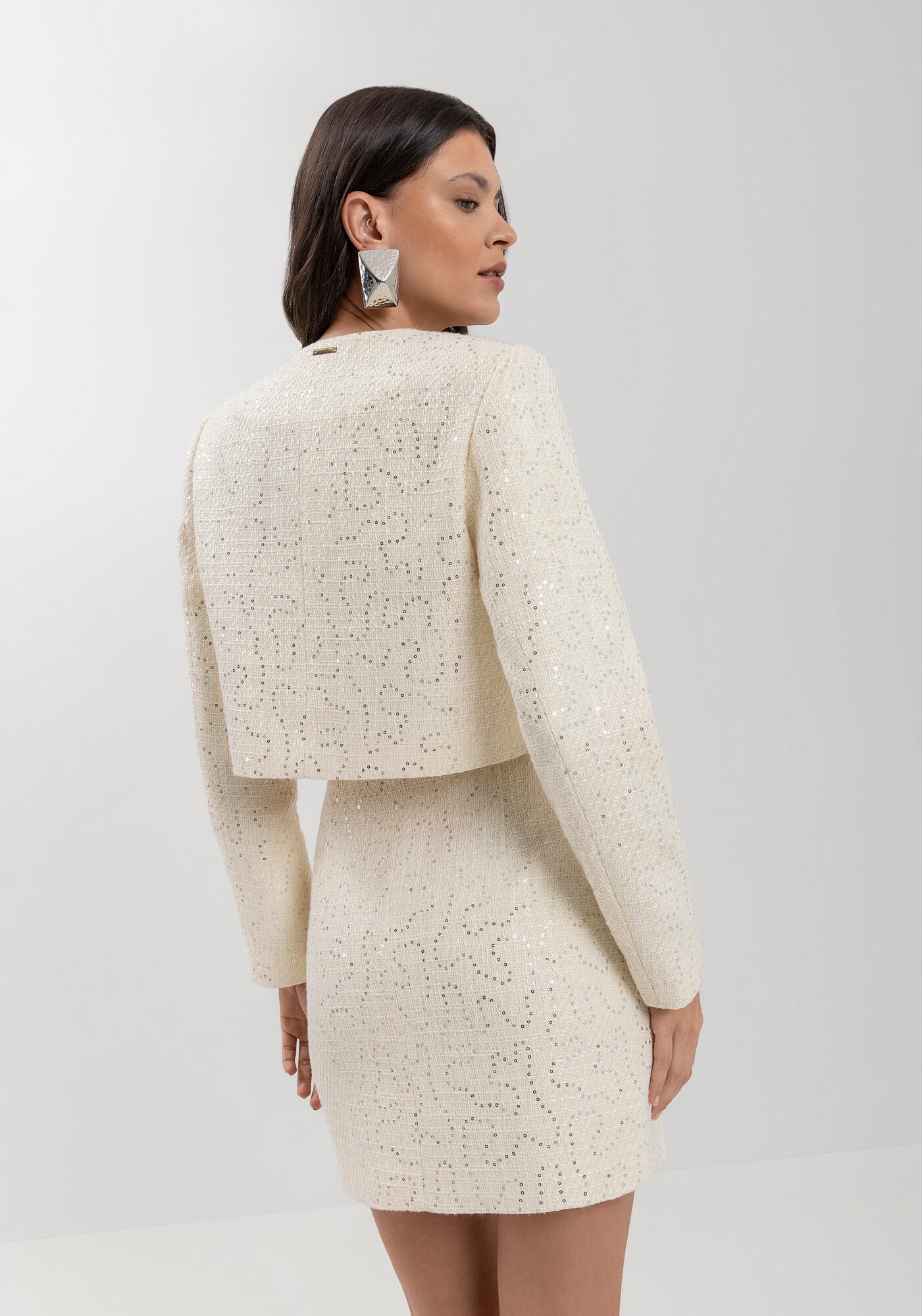 Casaco Curto Em Tweed Com Lapelas E Aplica&ccedil;&otilde;es De Paet&ecirc;, , large.