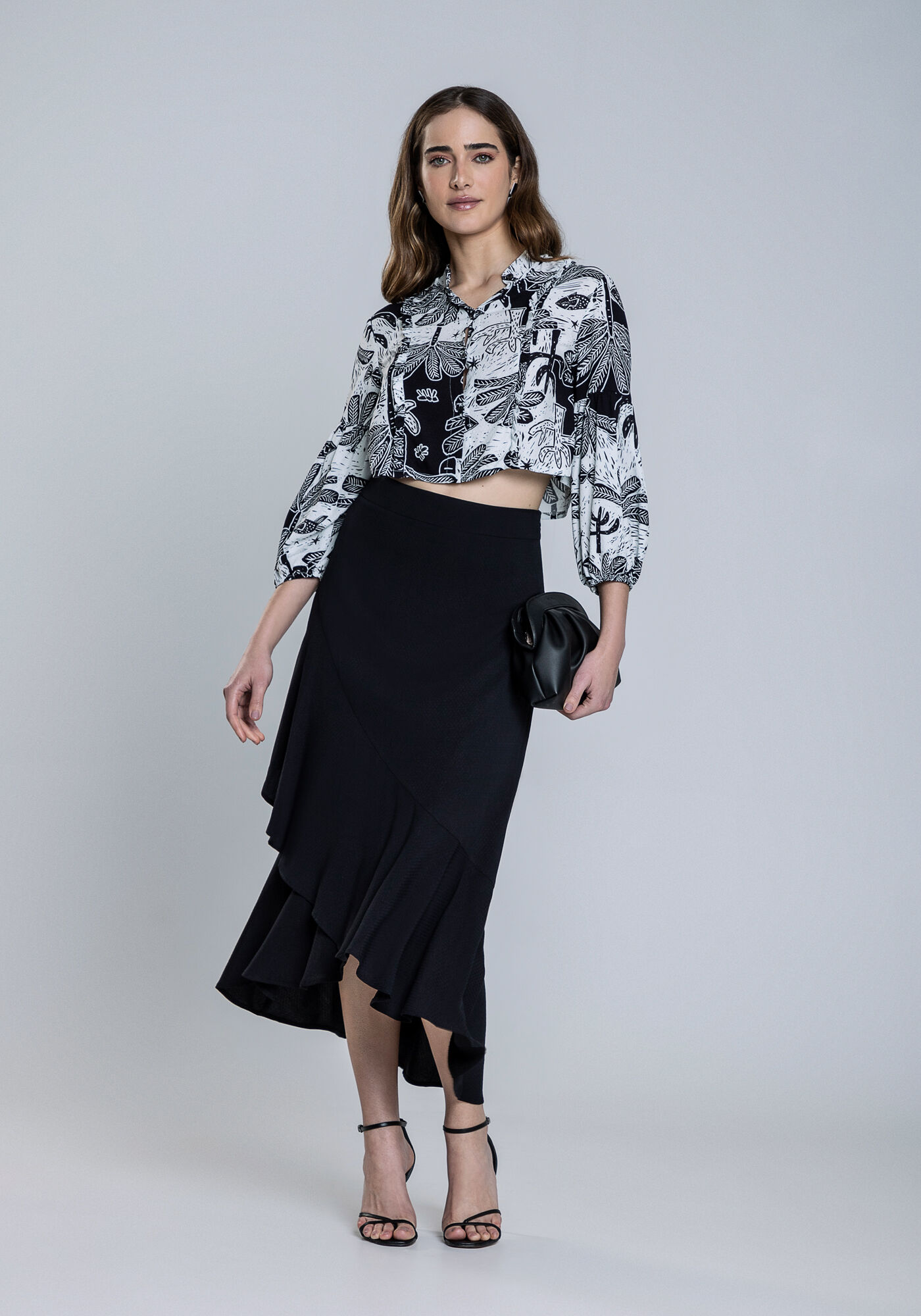 Blusa com babado embaixo e best sale saia justa