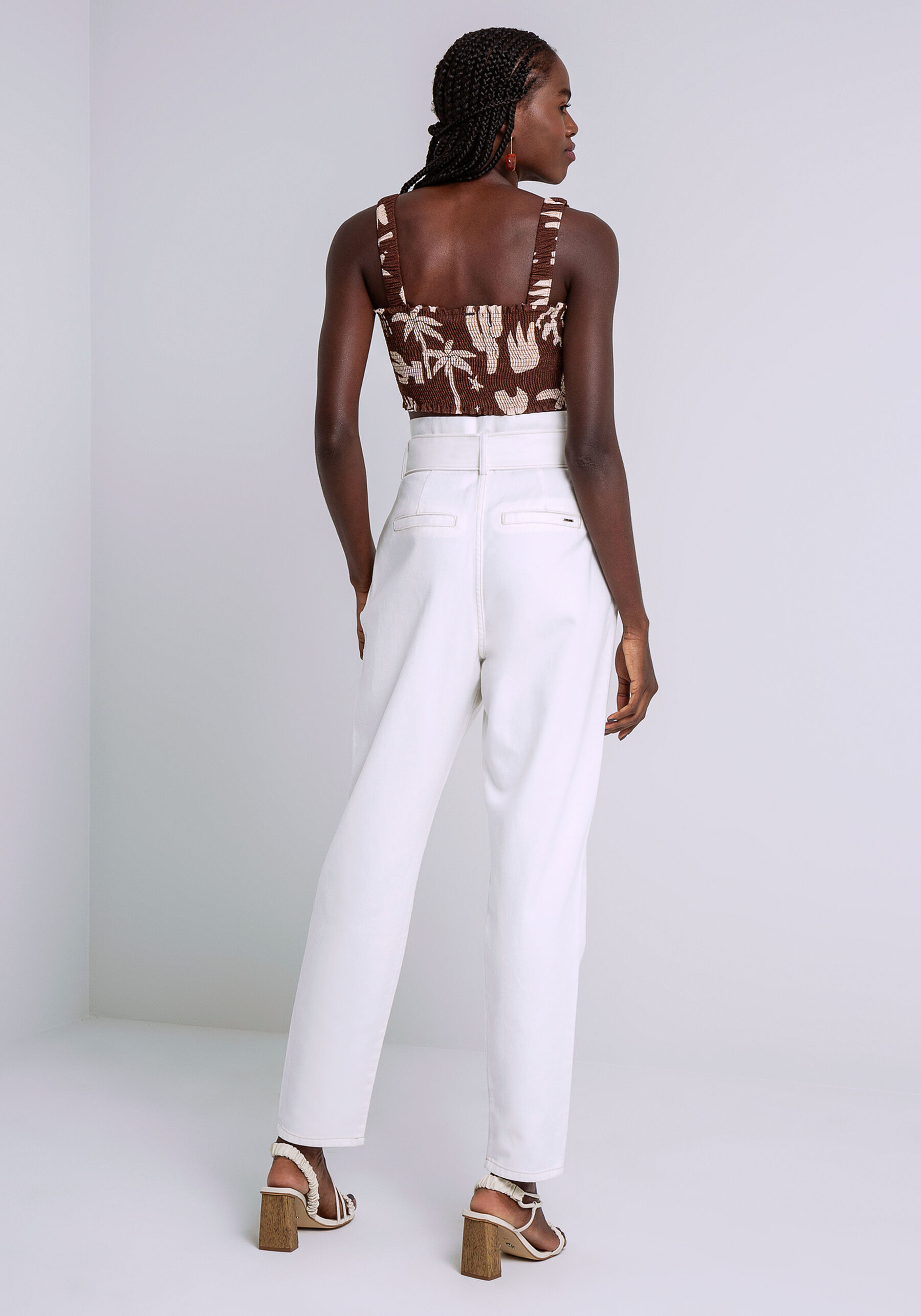 Calça Sarja Cintura Alta com Cinto, BRANCO OFF WHITE. Calça Sarja Cintura Alta com Cinto, BRANCO OFF WHITE, large.
