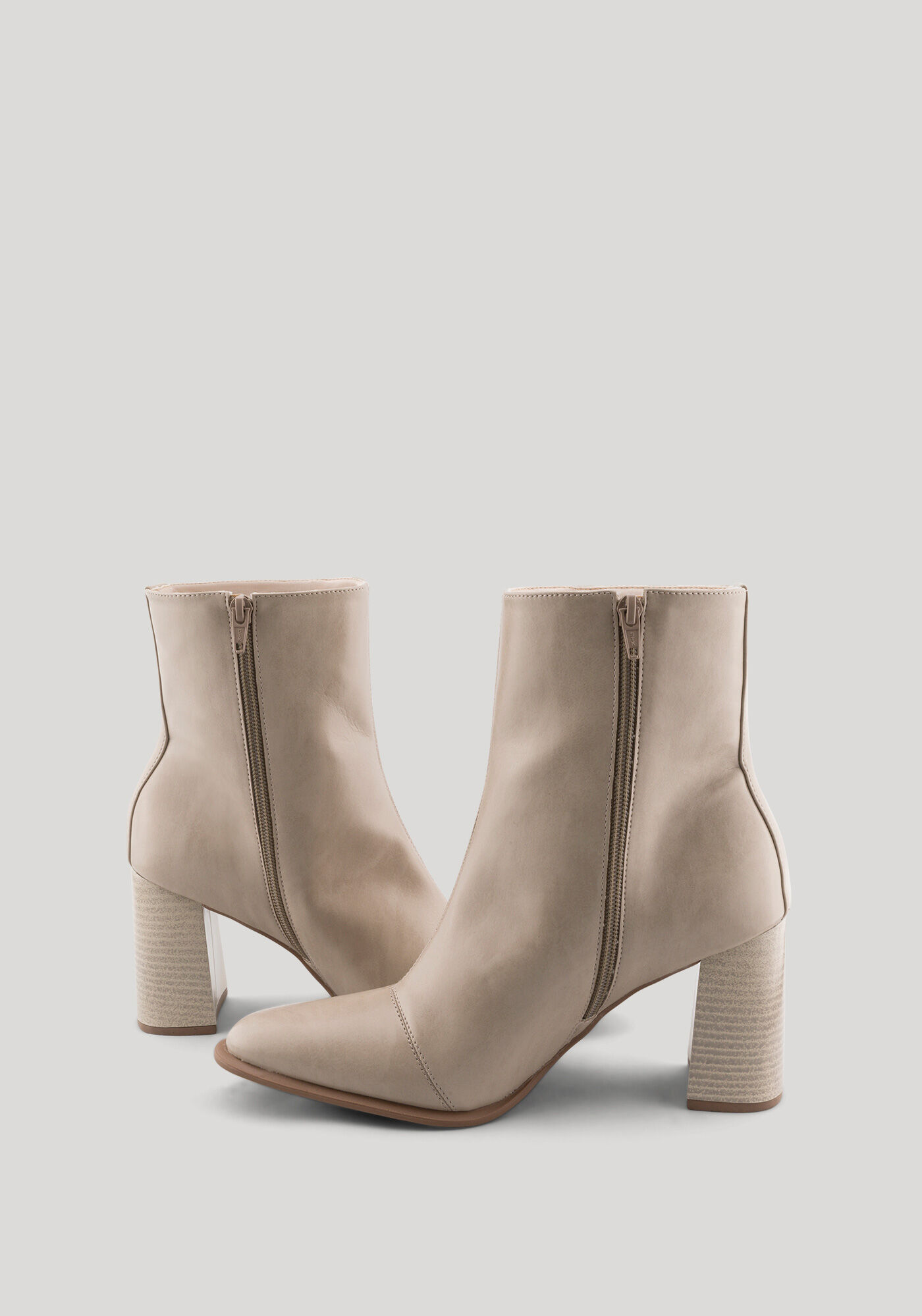 Bota De Cano M&eacute;dio Com Salto Bloco E Fivela Metalizada, , large.