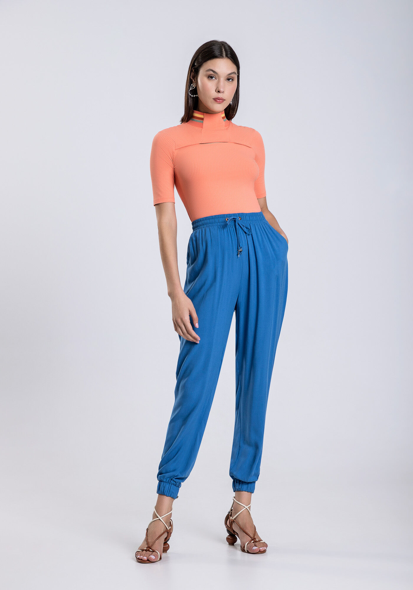 Blusa Gola Alta em Malha Canelada com Recorte, , large.