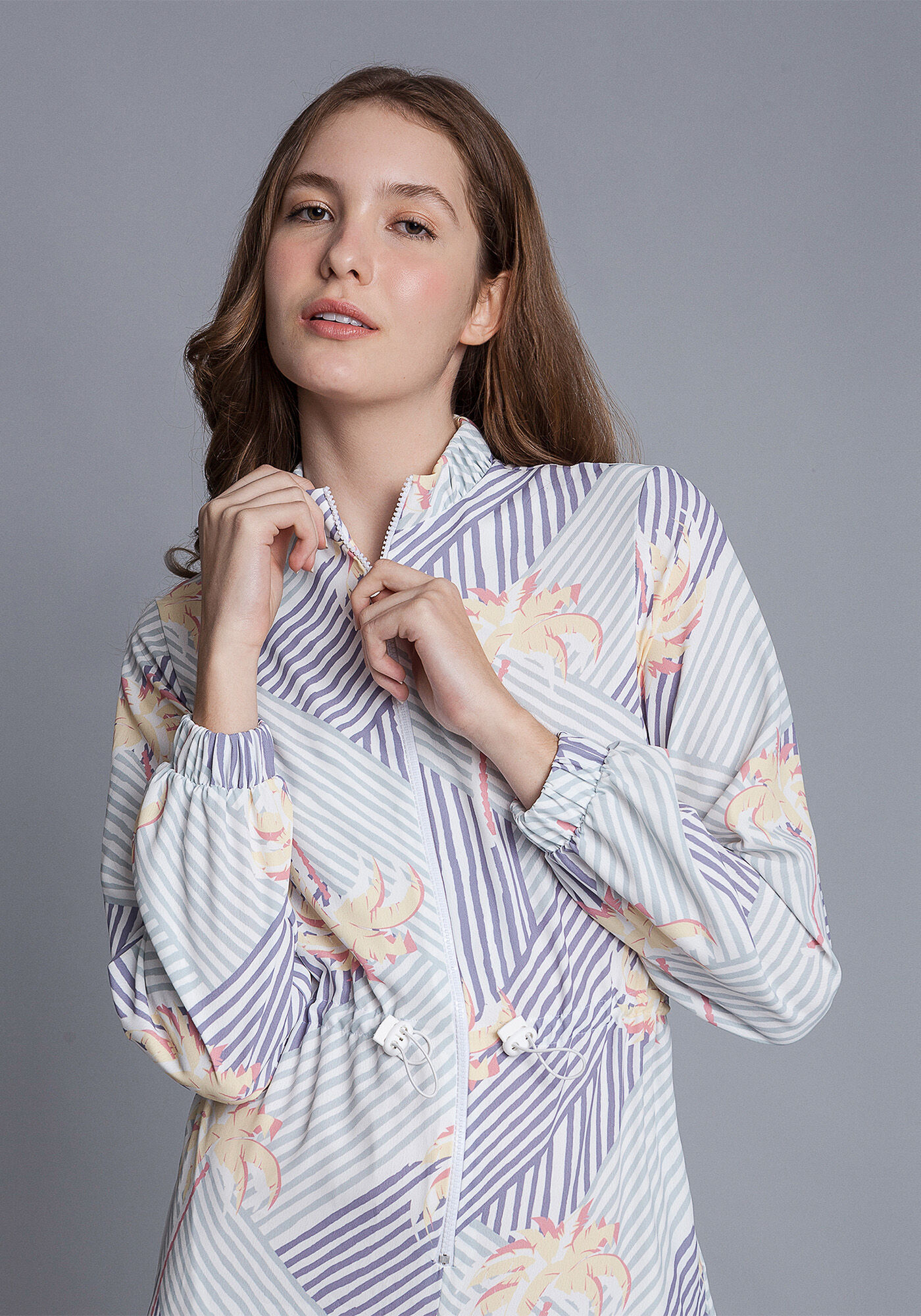 Macac&atilde;o Longo Gola Alta Estampa, , large.