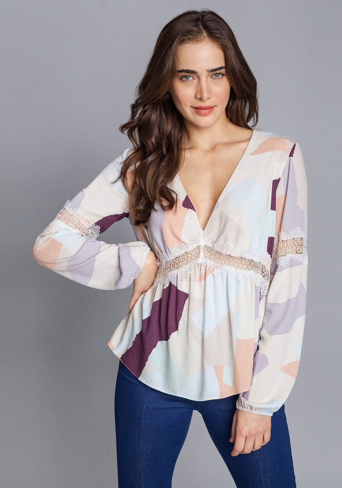 Blusa Manga Longa Recortes Renda, , large.