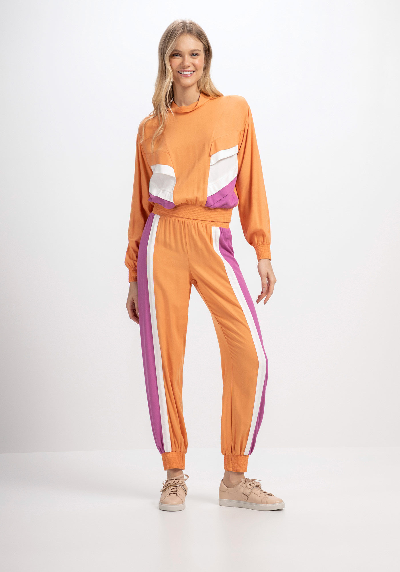 Blus&atilde;o Manga Longa em Crepe com Recortes, , large.