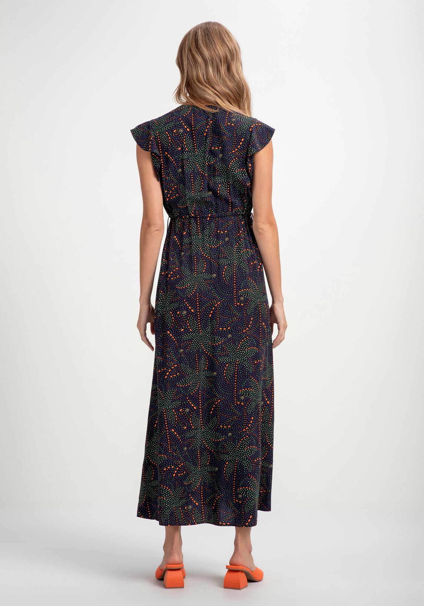 Vestido Midi em Viscose com Amarra&ccedil;&atilde;o Cintura, , large.