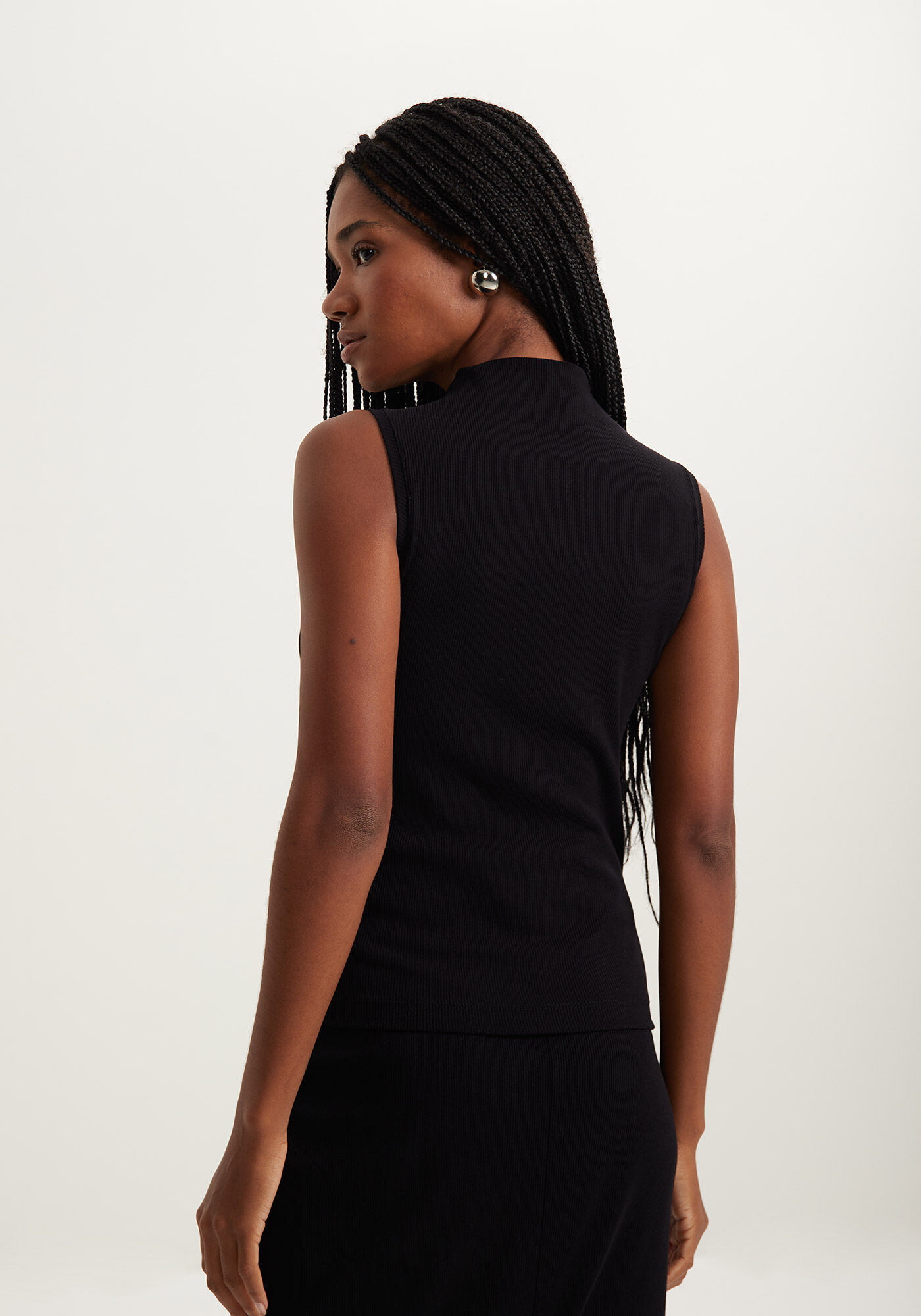 Blusa Sem Mangas Canelada Com Gola Alta Em Malha, , large.