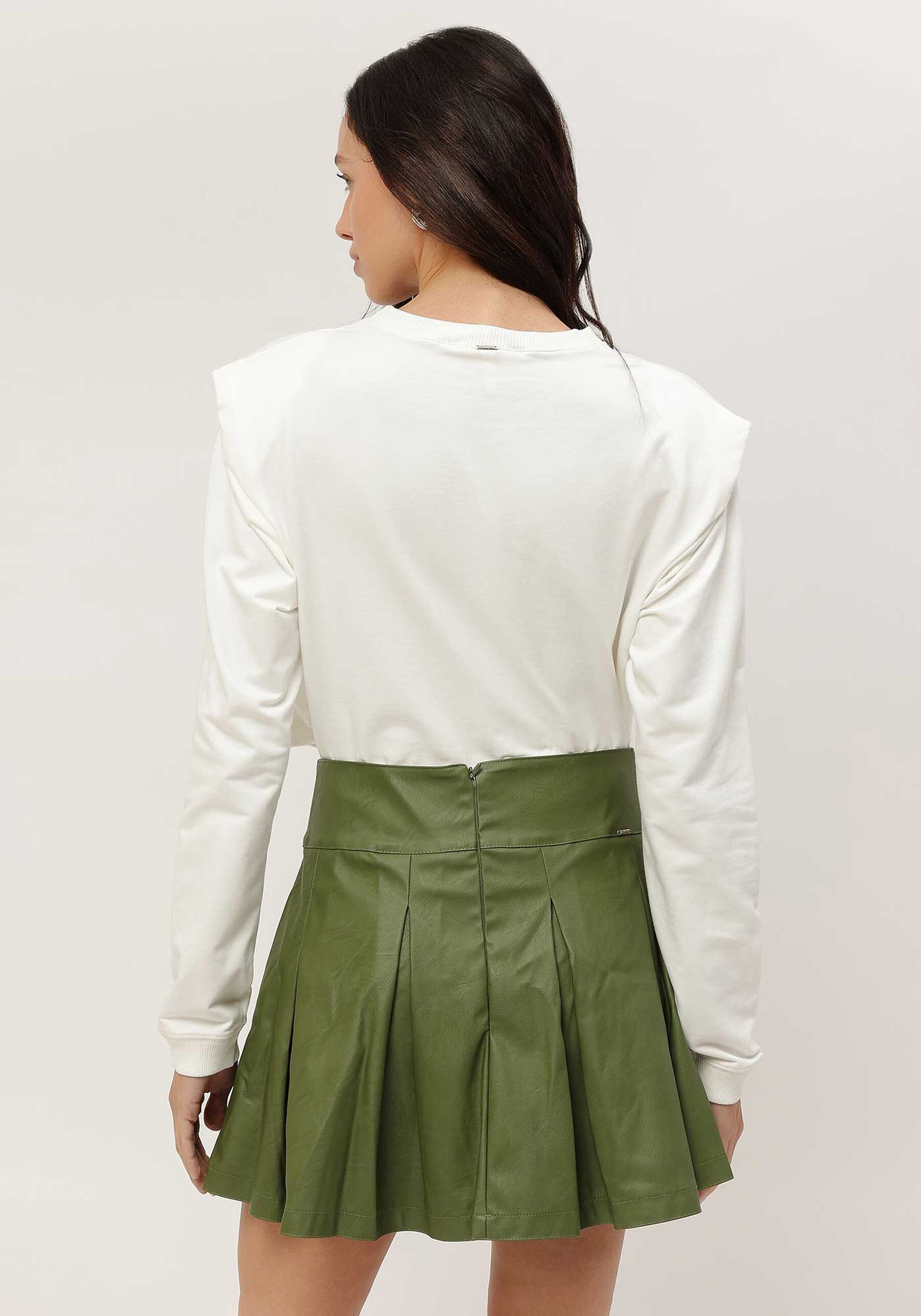 Saia Curta em Pu com Pregas, VERDE TURFA. Saia Curta em Pu com Pregas, VERDE TURFA, large.