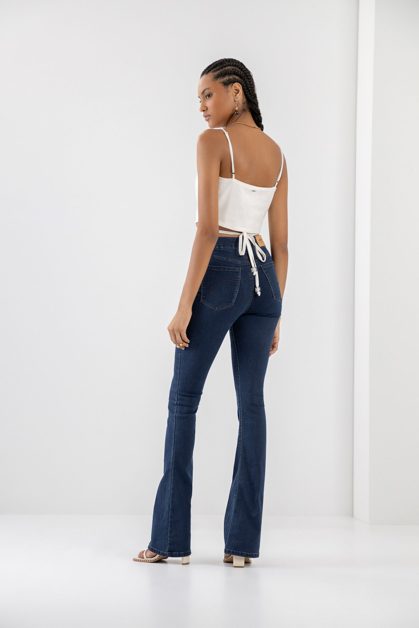 Blusa Cropped em Linho com Amarra&ccedil;&atilde;o Cintura, BRANCO OFF WHITE, large.