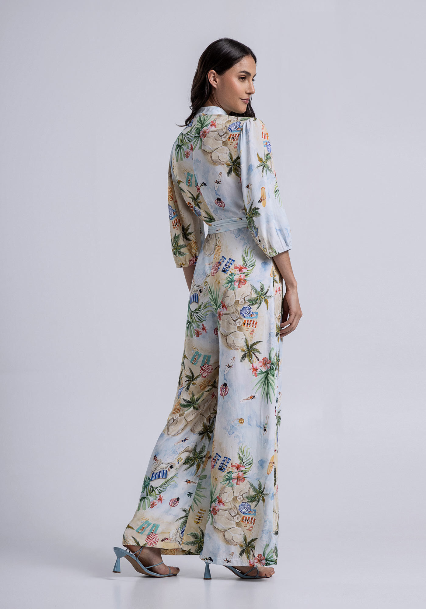 Macac&atilde;o Longo em Viscose com Recorte Busto, , large.