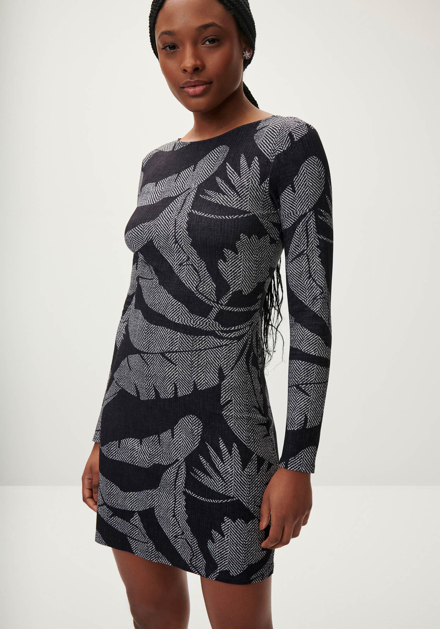 Vestido Curto Manga Longa Estampado com V Costas, , large.