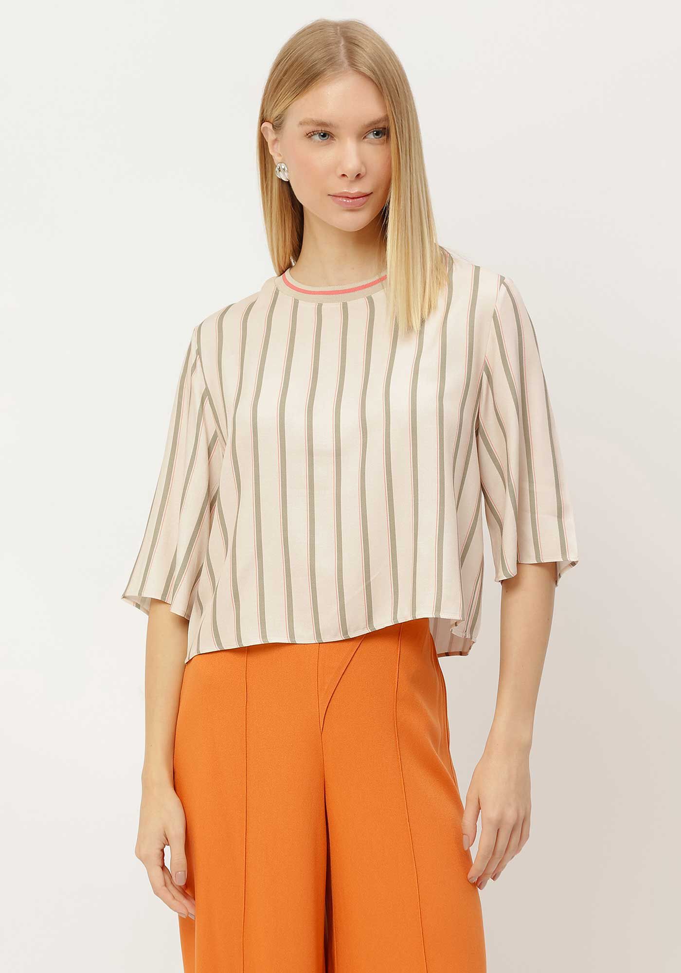 Blusa Estampada em Viscose com Retil&iacute;nea, , large.