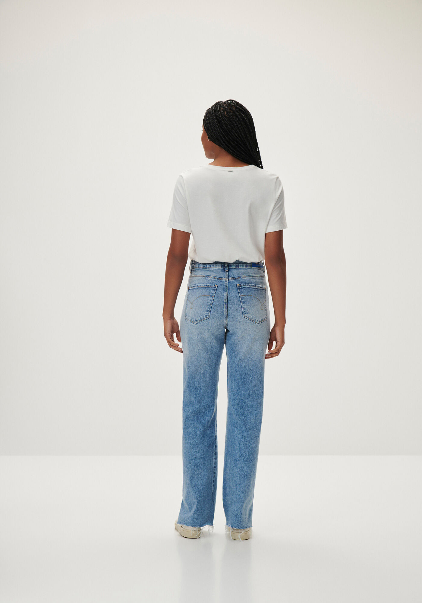 T-shirt em Algod&atilde;o Respons&aacute;vel com Bordado P&eacute;rolas, , large.