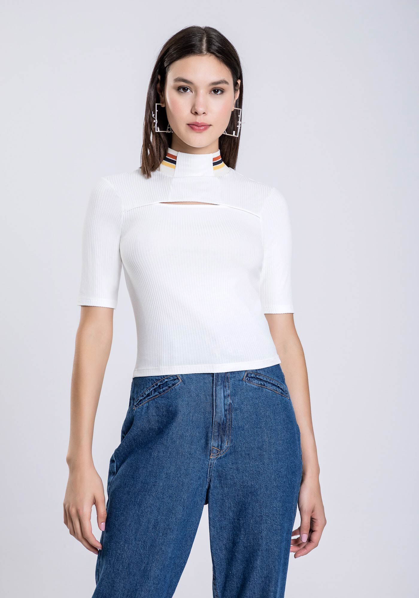 Blusa Gola Alta em Malha Canelada com Recorte, , large.