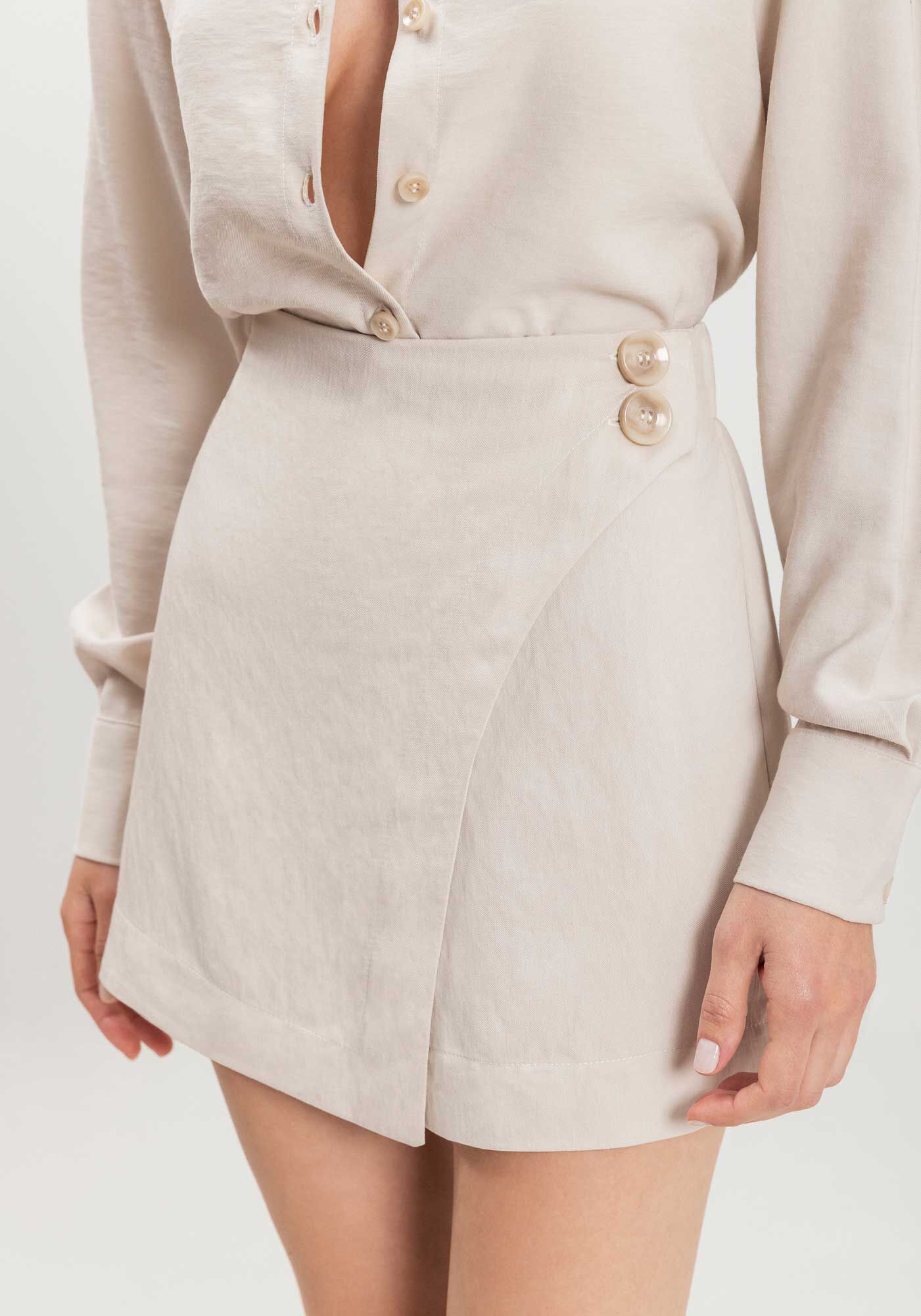 Shorts Transpassado Com Cintura M&eacute;dia E Bot&otilde;es, , large.