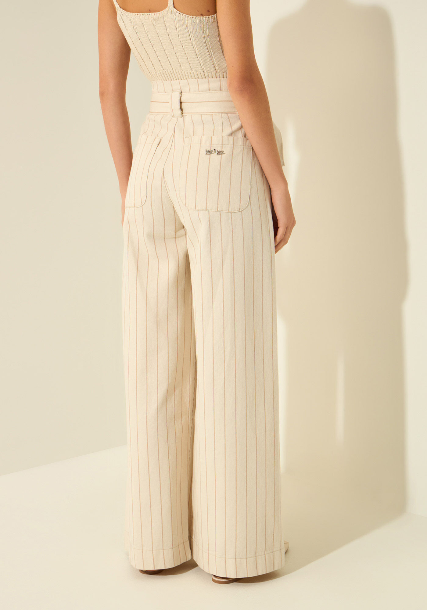 Cal&ccedil;a Super Wide Leg Em Sarja Com Cintura Alta E Cinto, LISTRADO NATURAL, large.