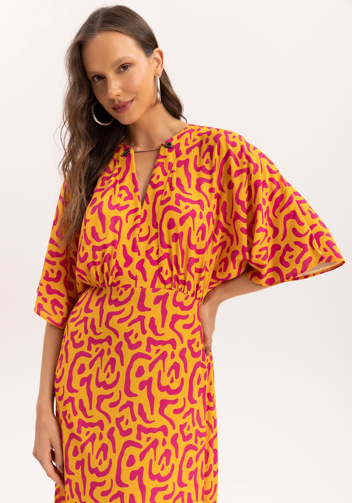 Vestido Midi Alongado Animal Print com Aviamento Decote, , large.