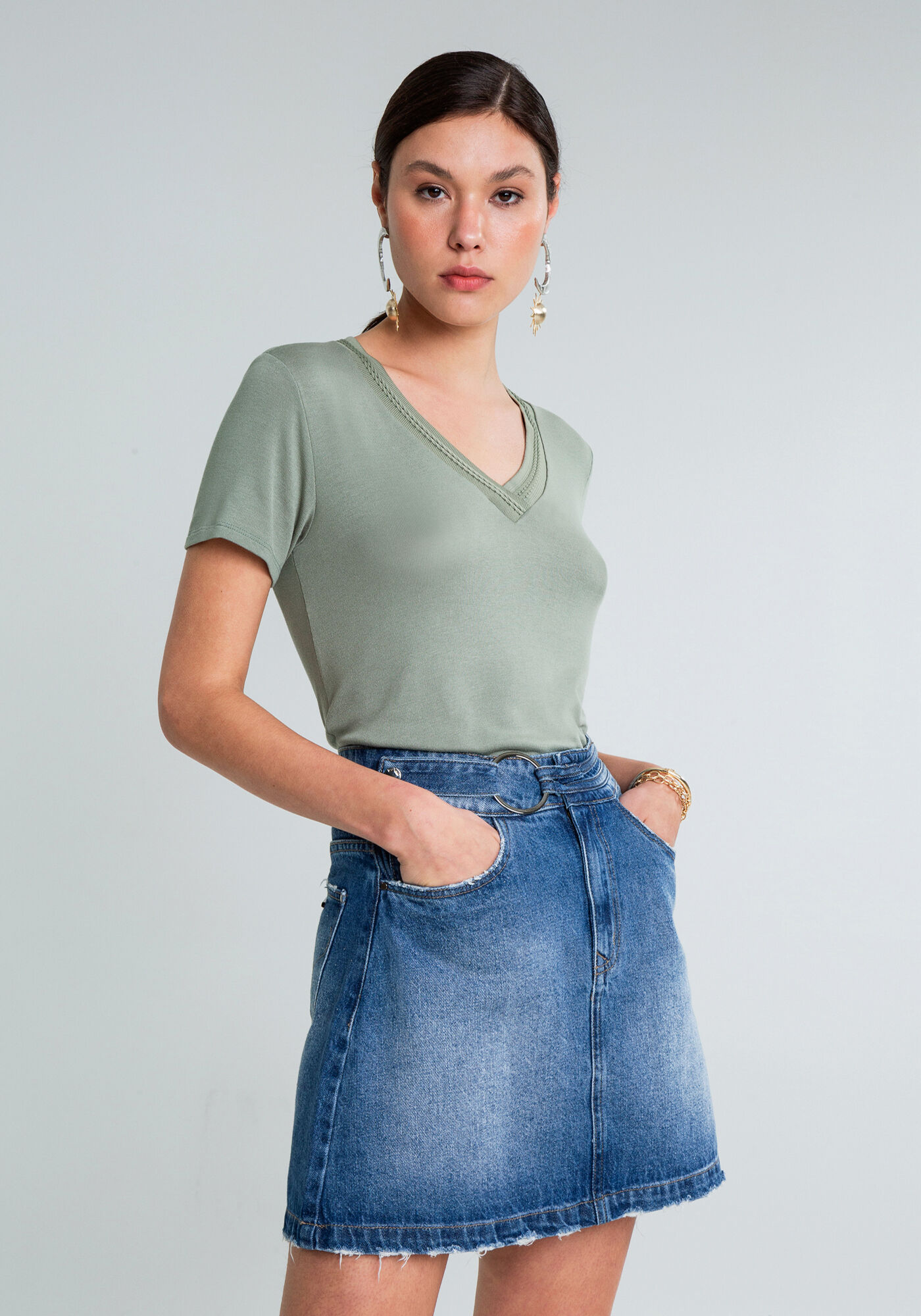 Blusa Decote V Detalhe Tran&ccedil;a, VERDE, large.