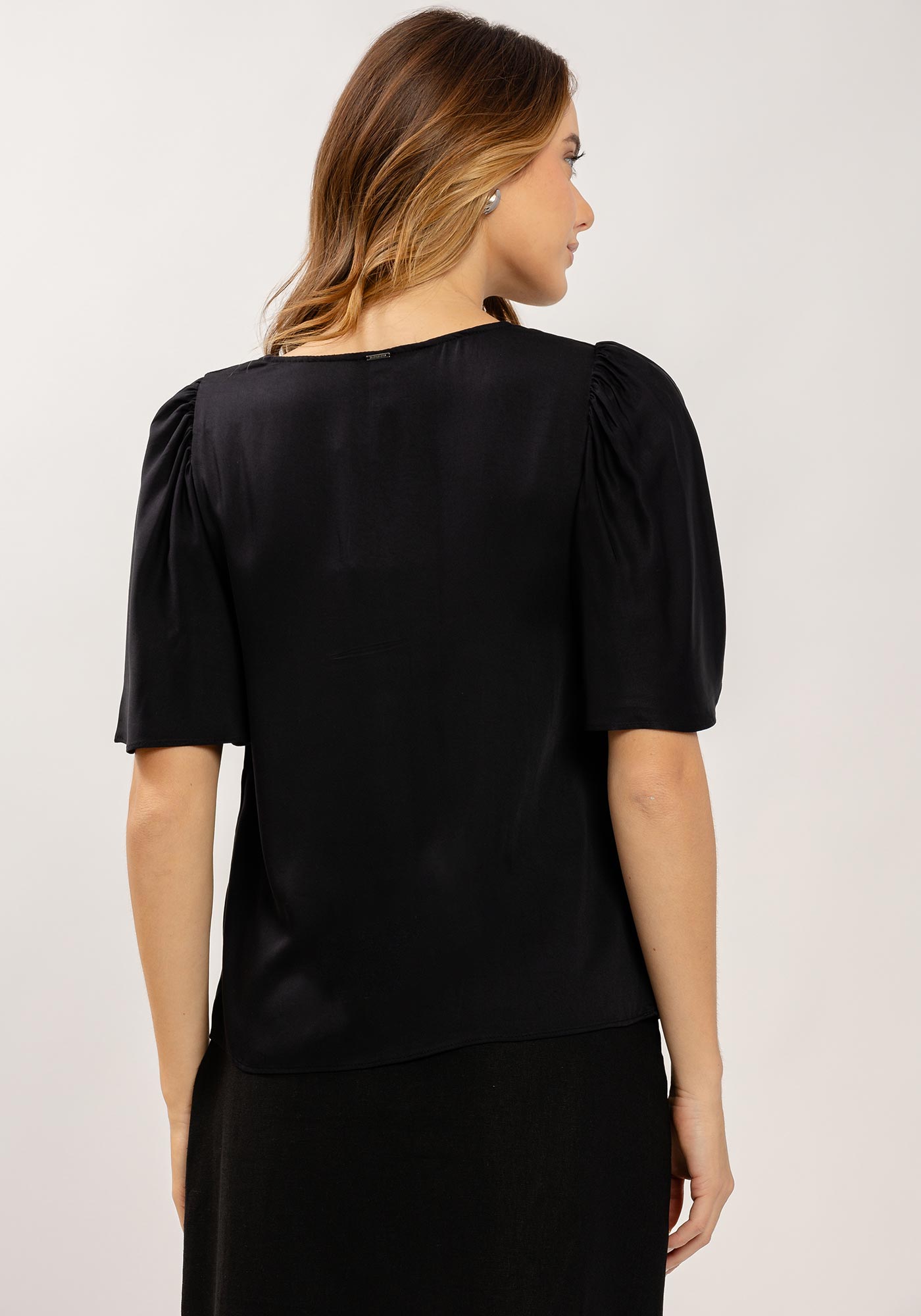 Blusa Manga Flare Ampla com Decote V | Lez a Lez Blusa Manga Flare Ampla com Decote V | Lez a Lez